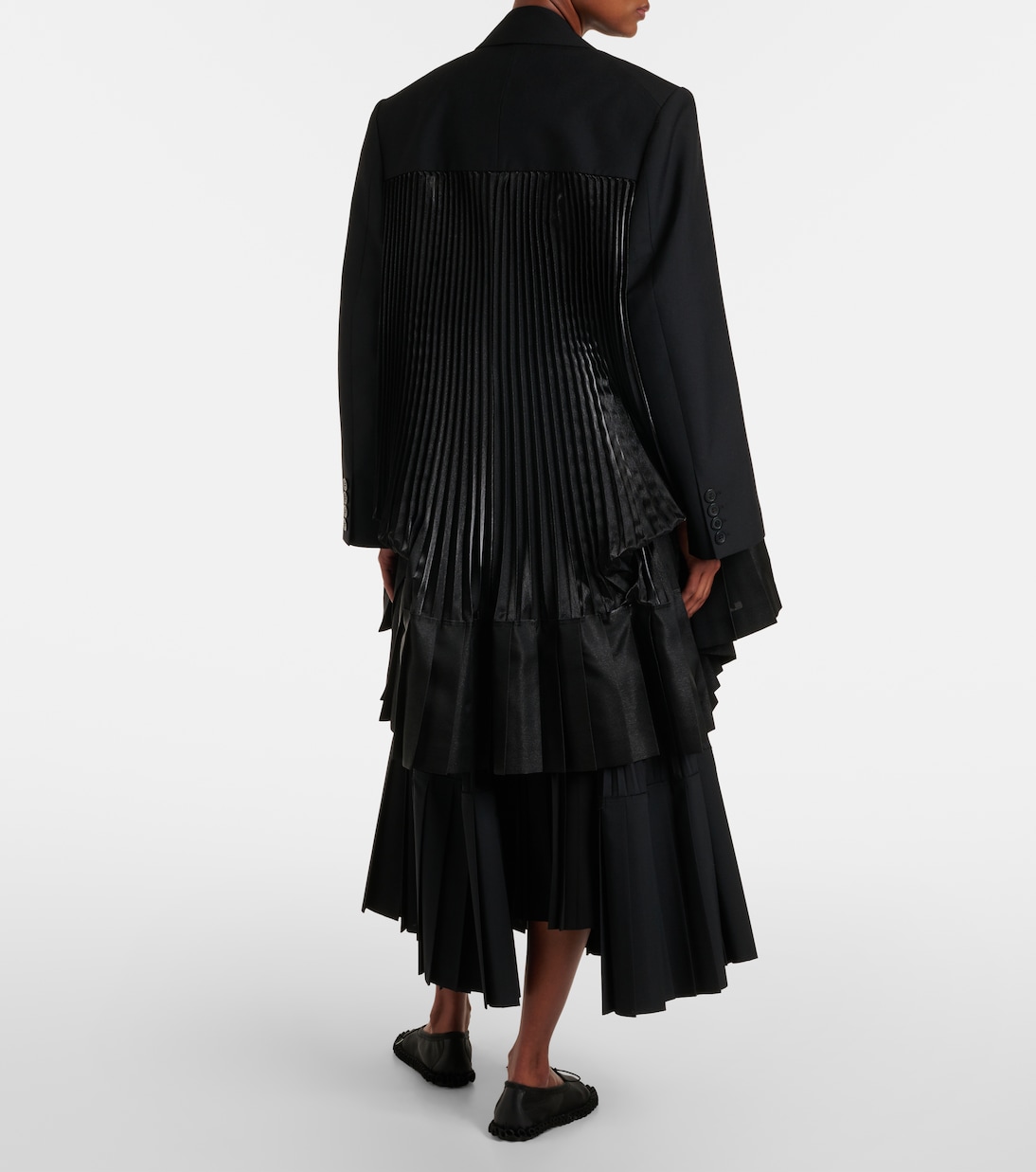Rear view of the pleated back panels.