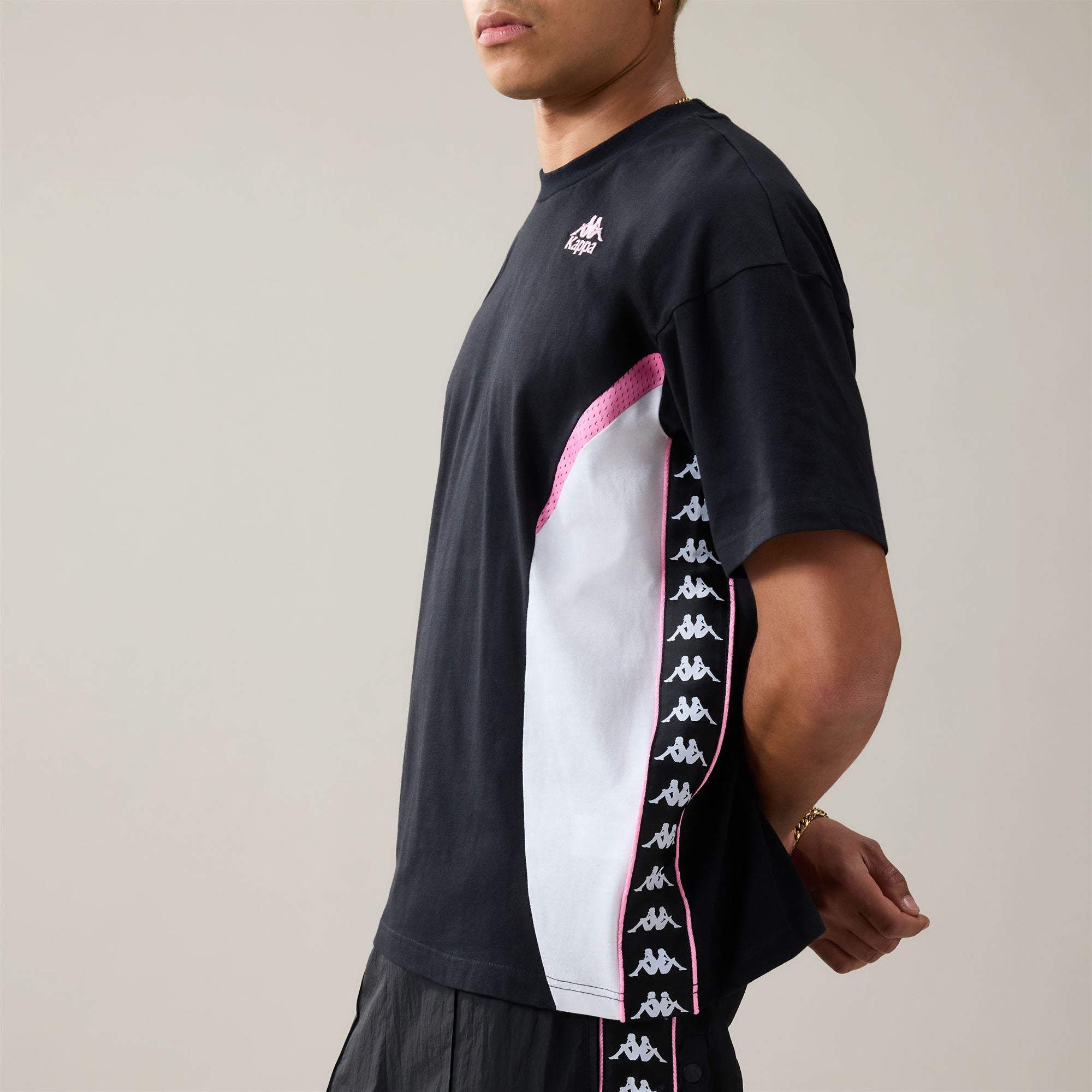 mesh insert close-up