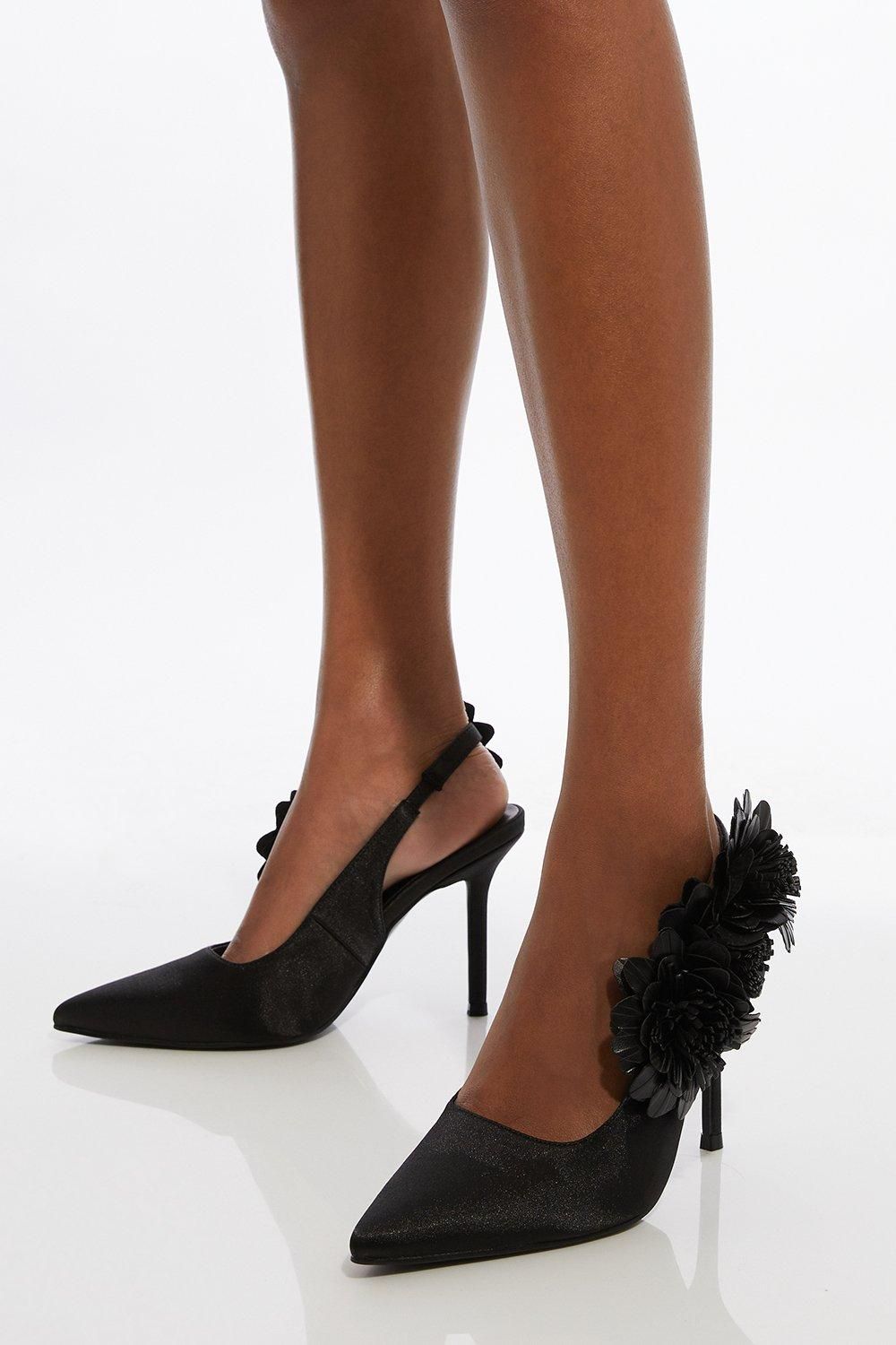 Detail of the pointed toe and slingback strap