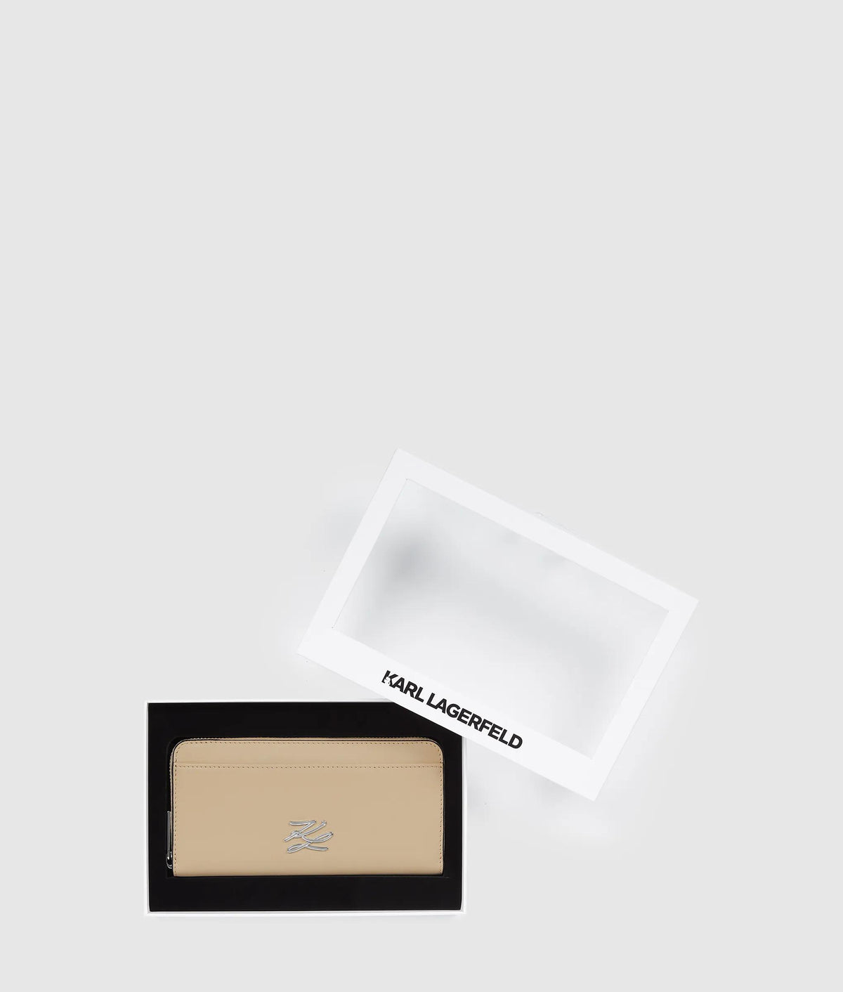 Wallet with presentation box