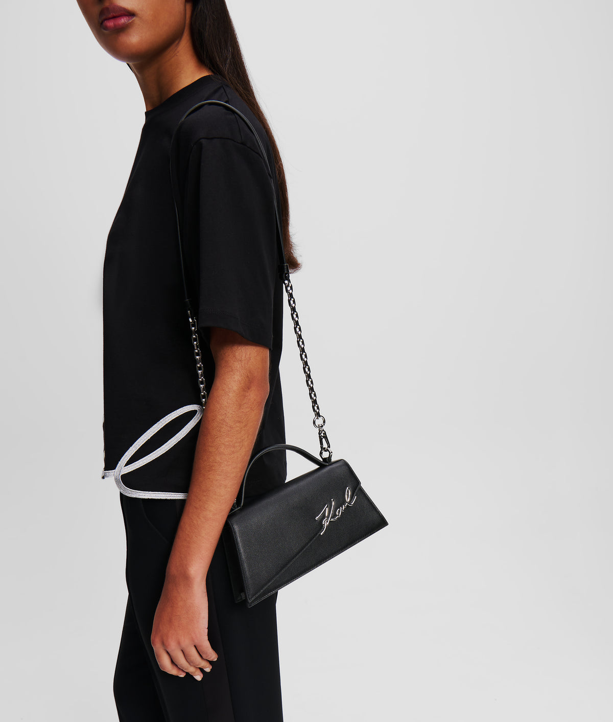 Chain-strap shoulder carry