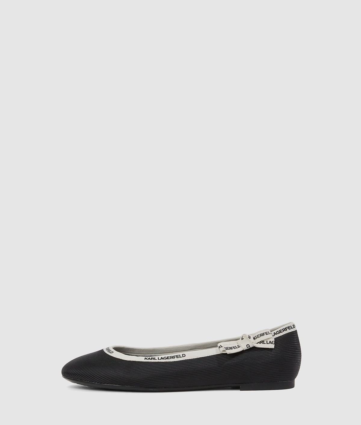 Ribbon Collar Pumps