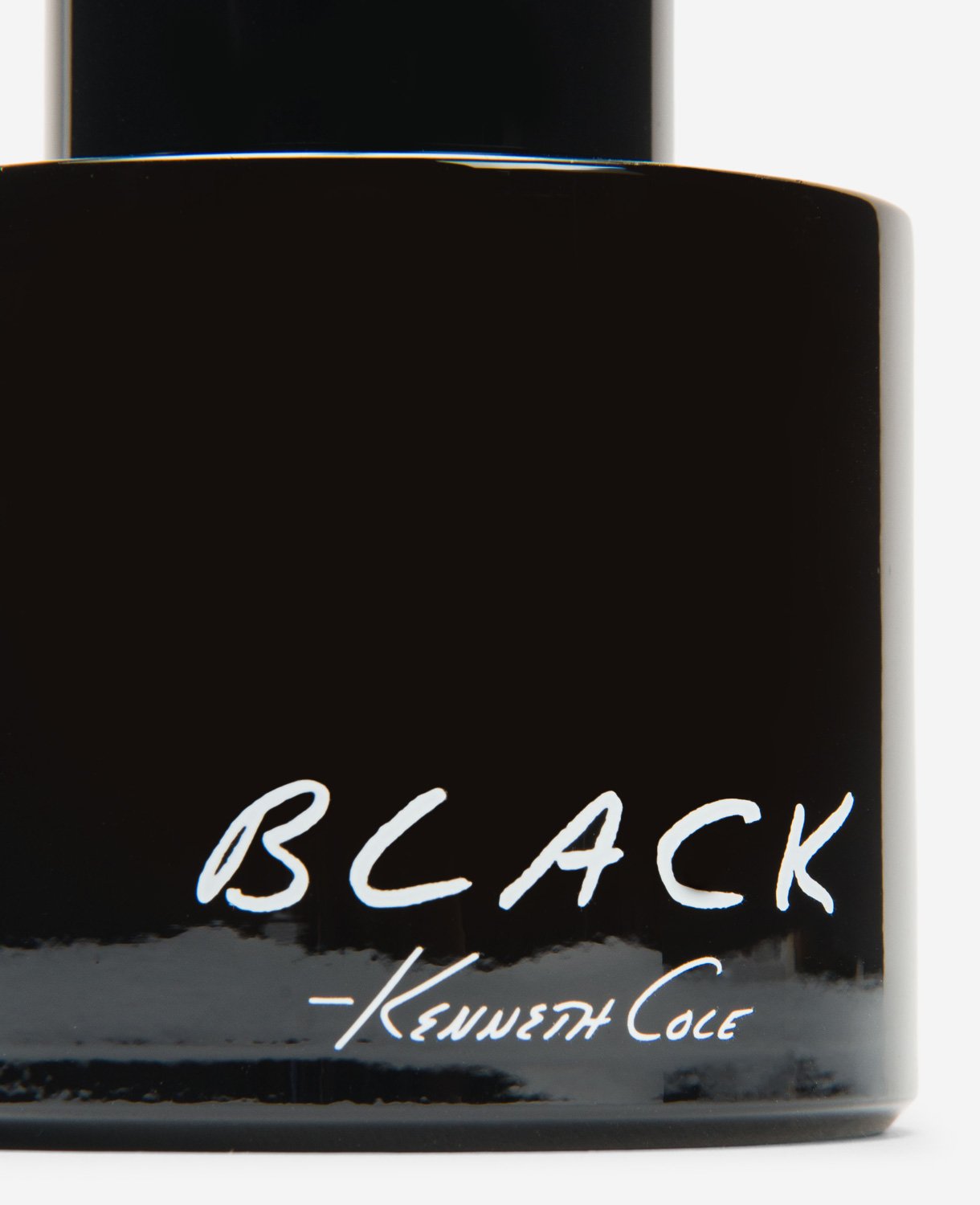 Black fragrance three-quarter angle