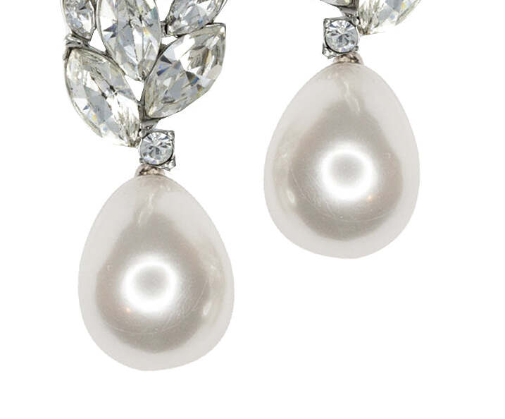 Lower crop isolating the glass pearl drop