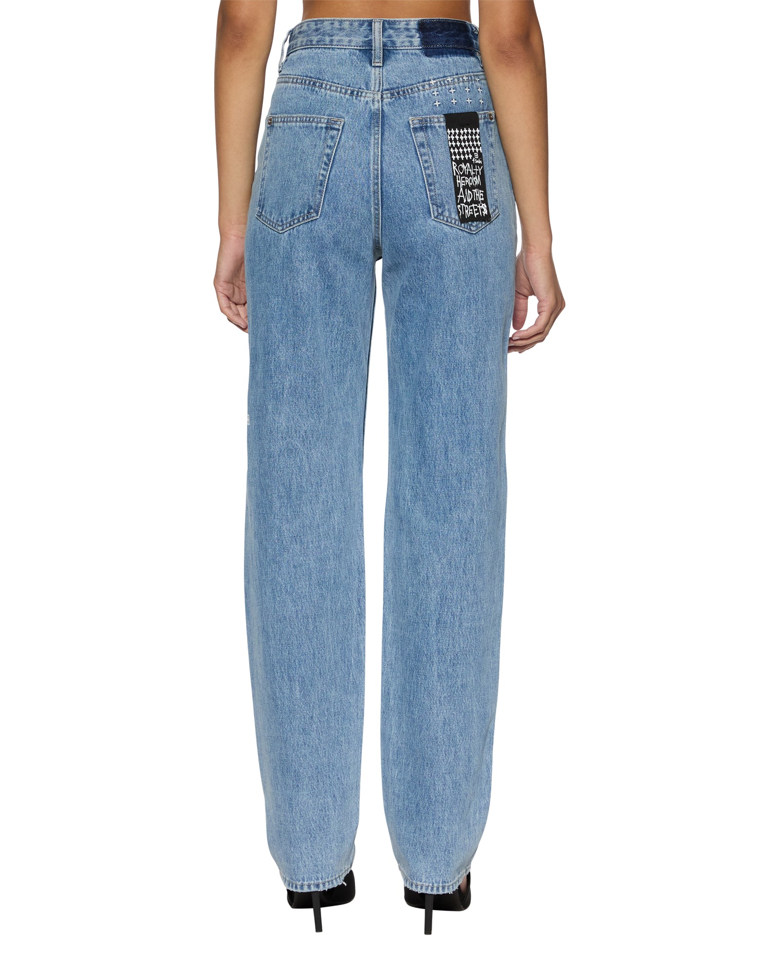 Back view in the classic mid-blue wash