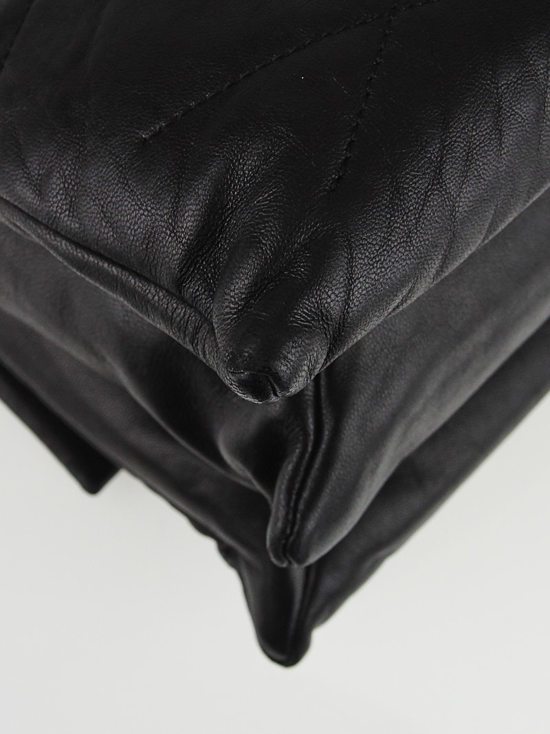 Diamond-quilting detail on the lambskin