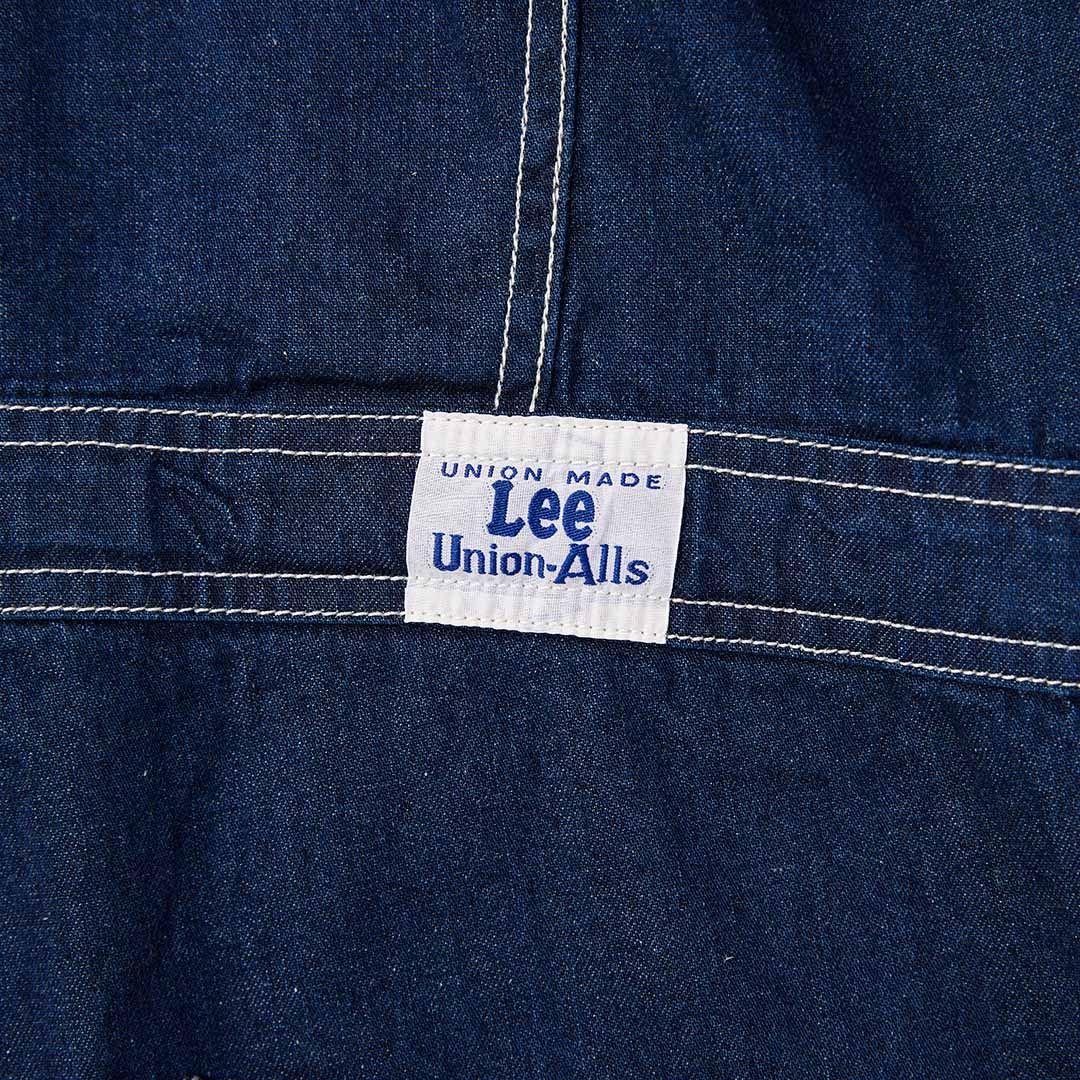 Chest and pocket detail