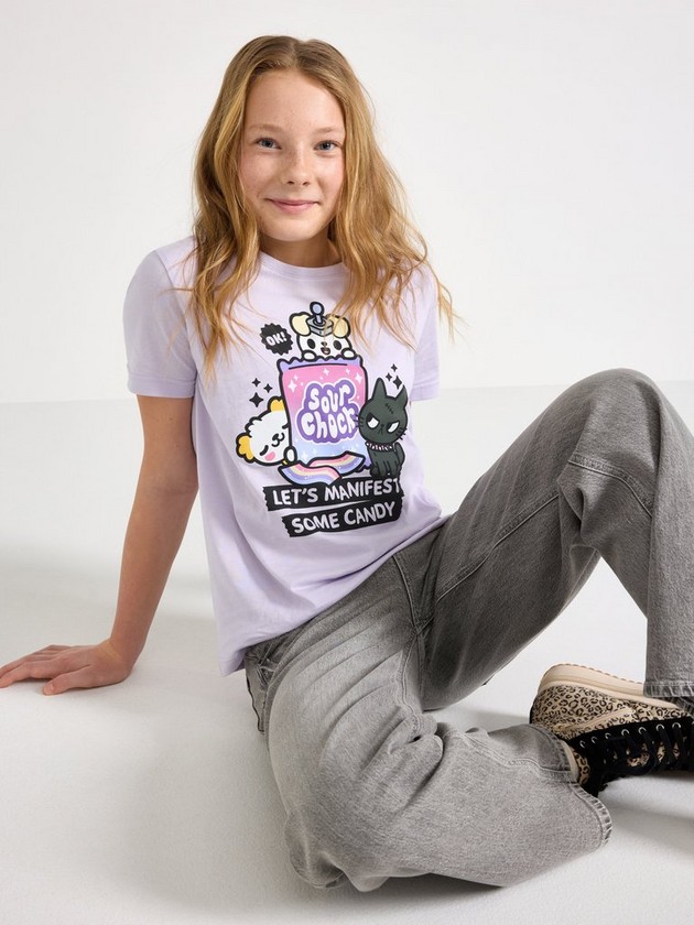Back view of the straight-fit tee