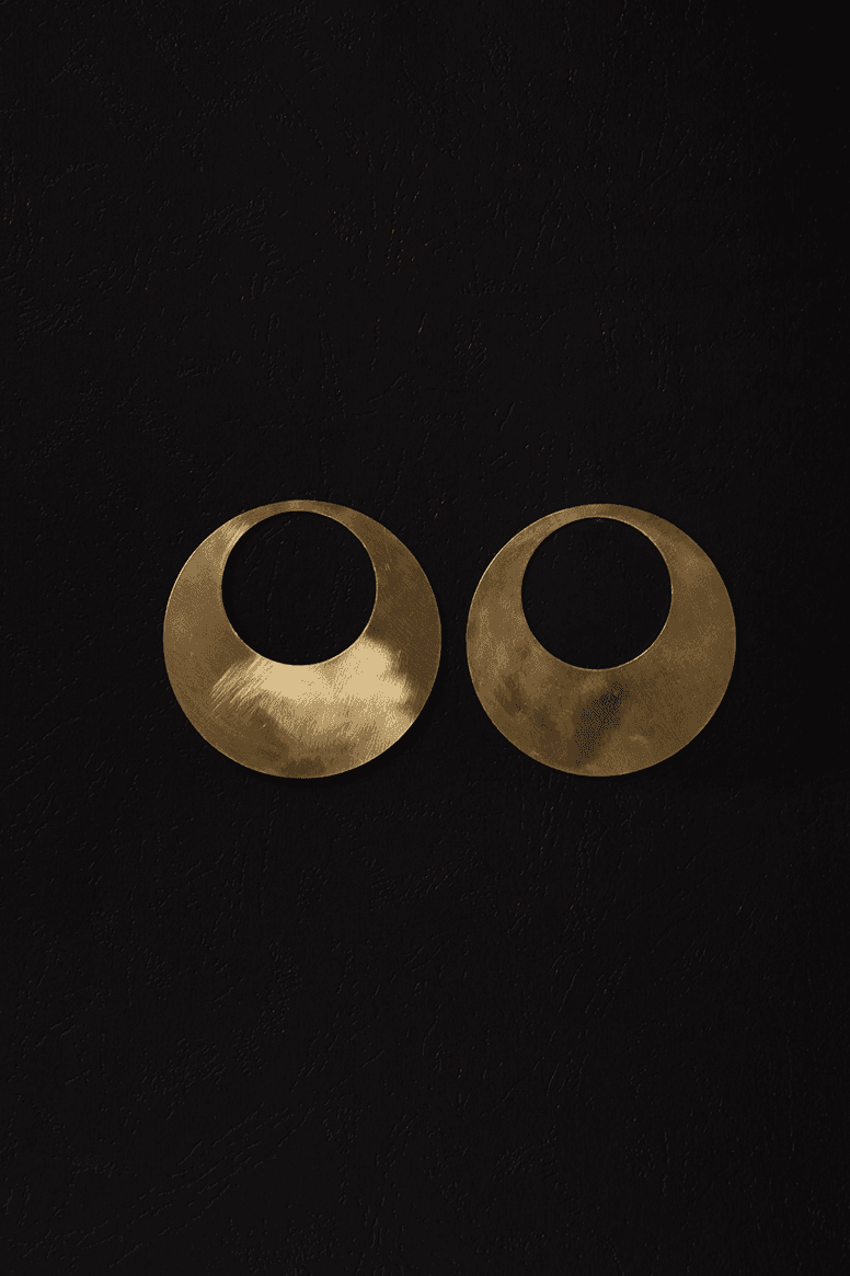 Alternate earring view