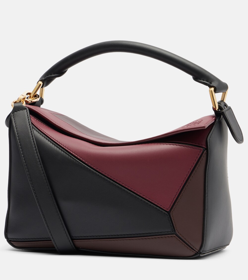 Compact silhouette — the six-panel geometry collapsed flat