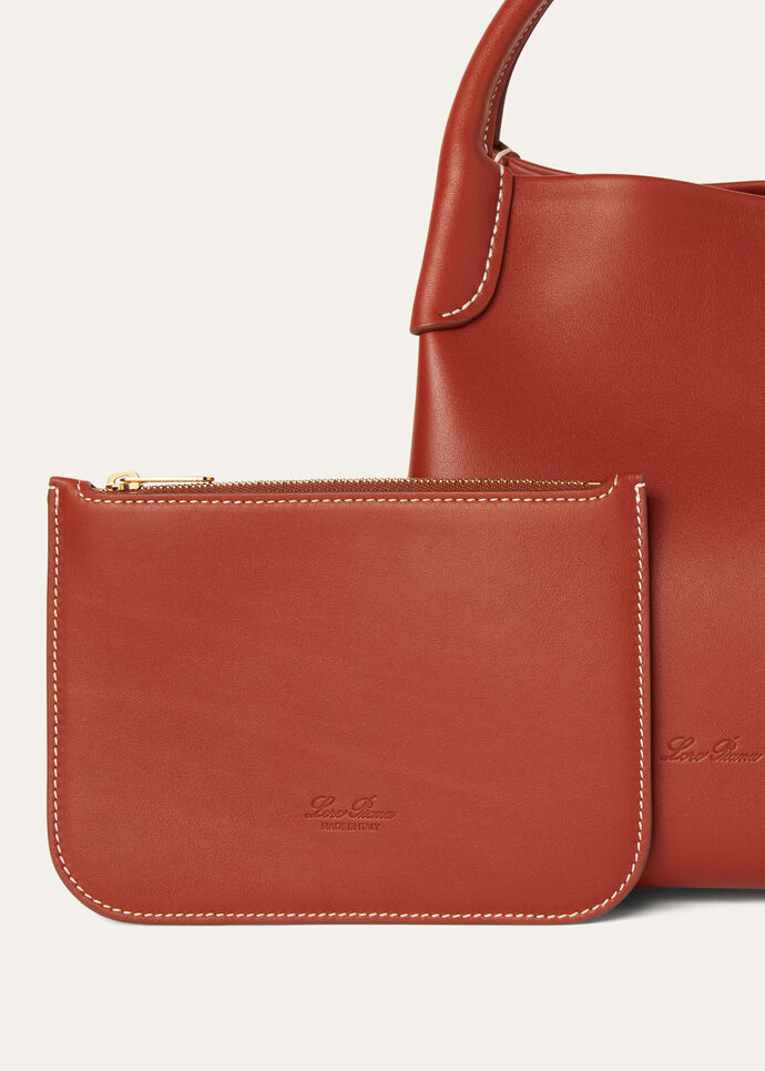 Detail of the rolled handle and Loro Piana emboss