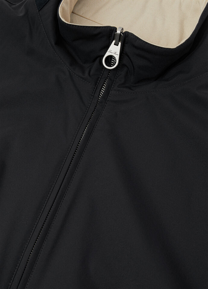 Three-quarter view of the elastic cuffs and hem