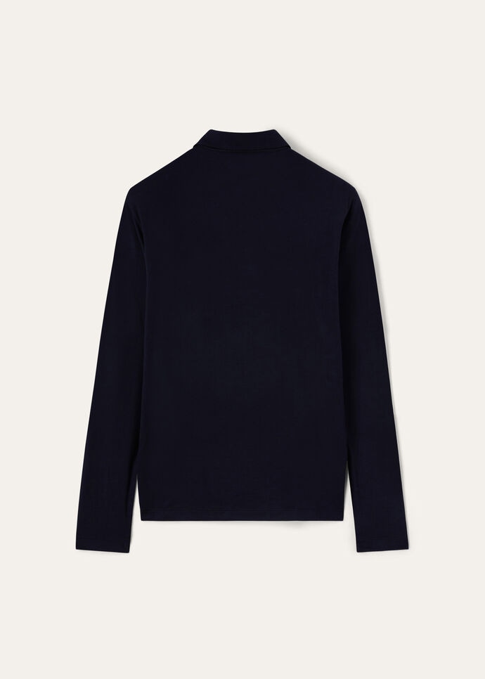 Detail of the placket and buttons