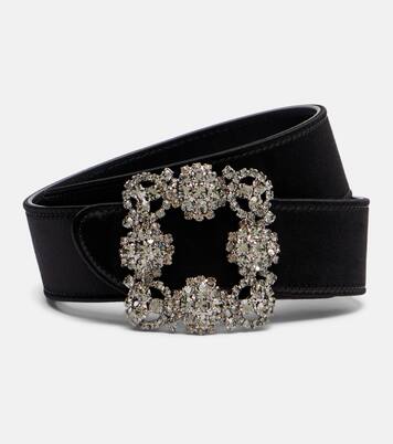 Black belt variant with the jeweled buckle centered
