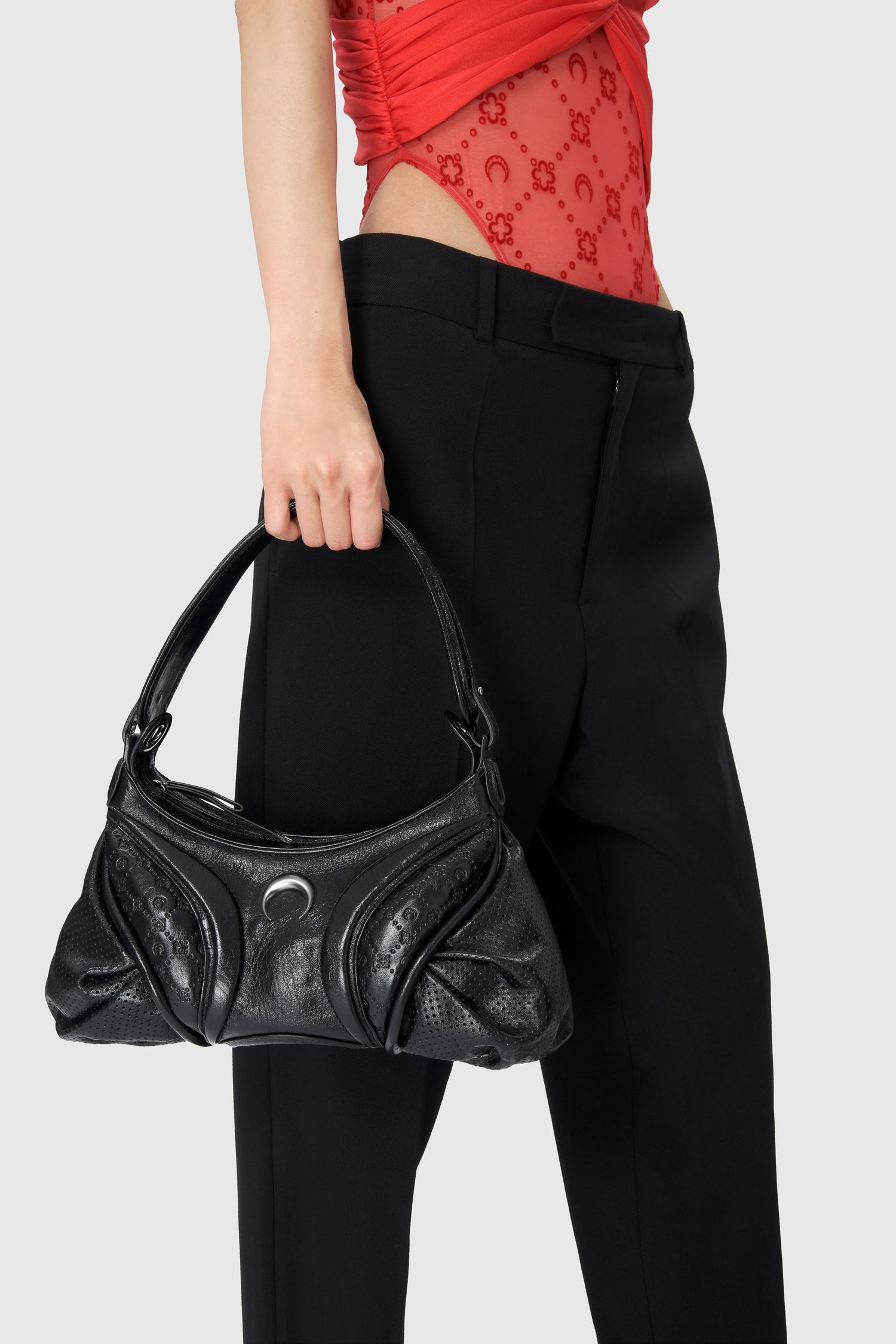 Alternative angle on the structured leather body