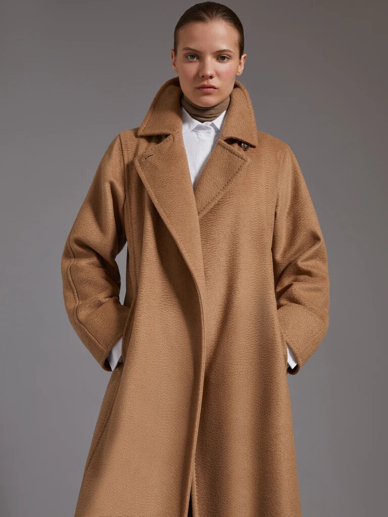 Full look with wide lapel