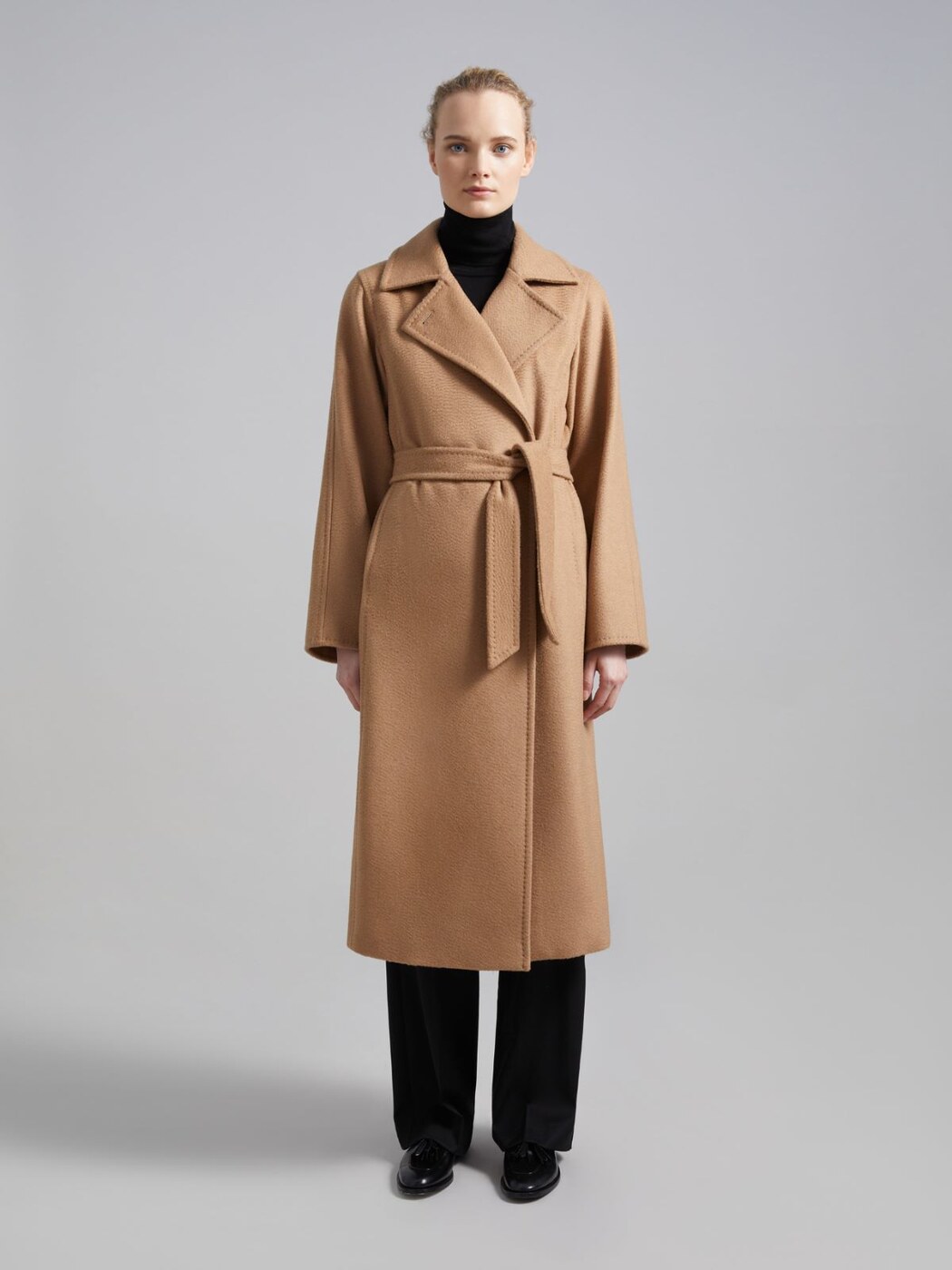 Front view with narrow belt