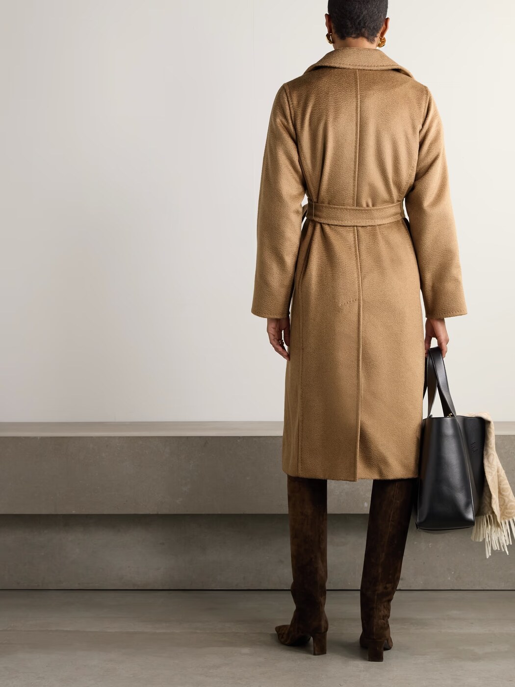 Back view showing robe-coat line