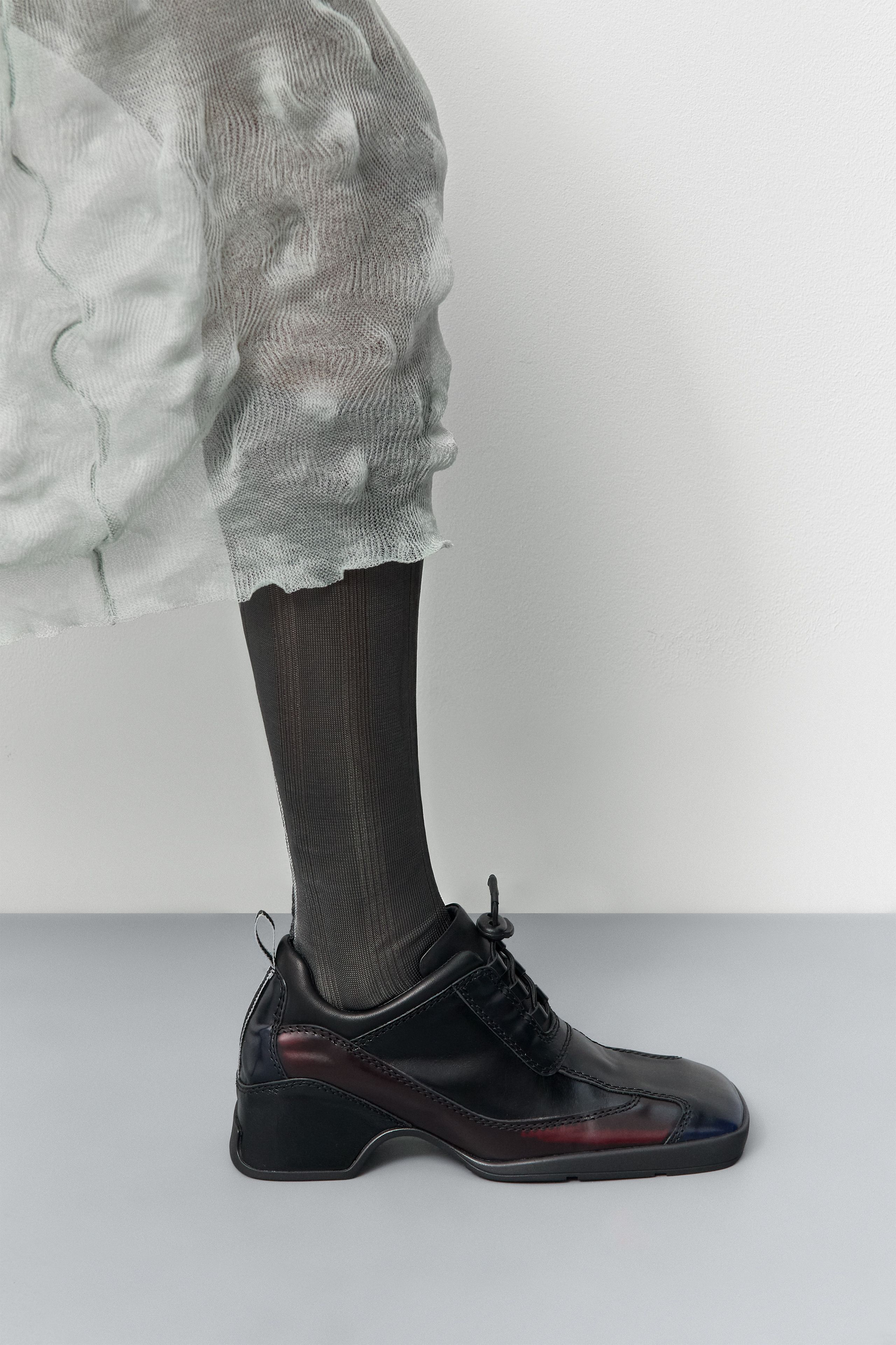 Shila Sneakers Black Burgundy Brush Off Leather