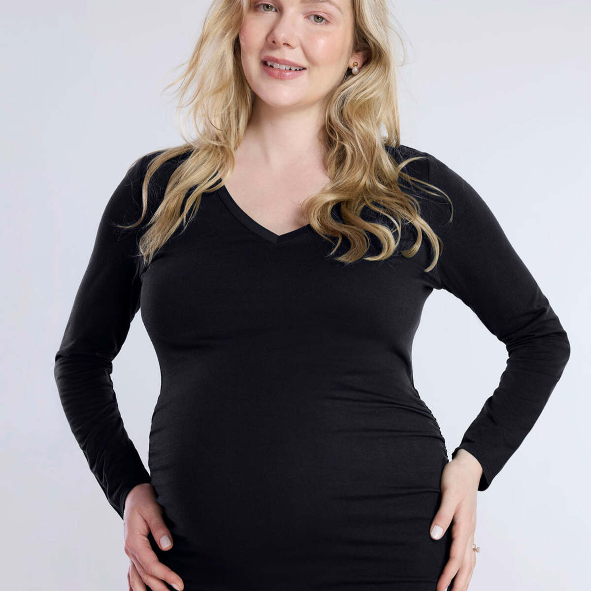 Side Ruched Long Sleeve V-Neck Maternity Tee