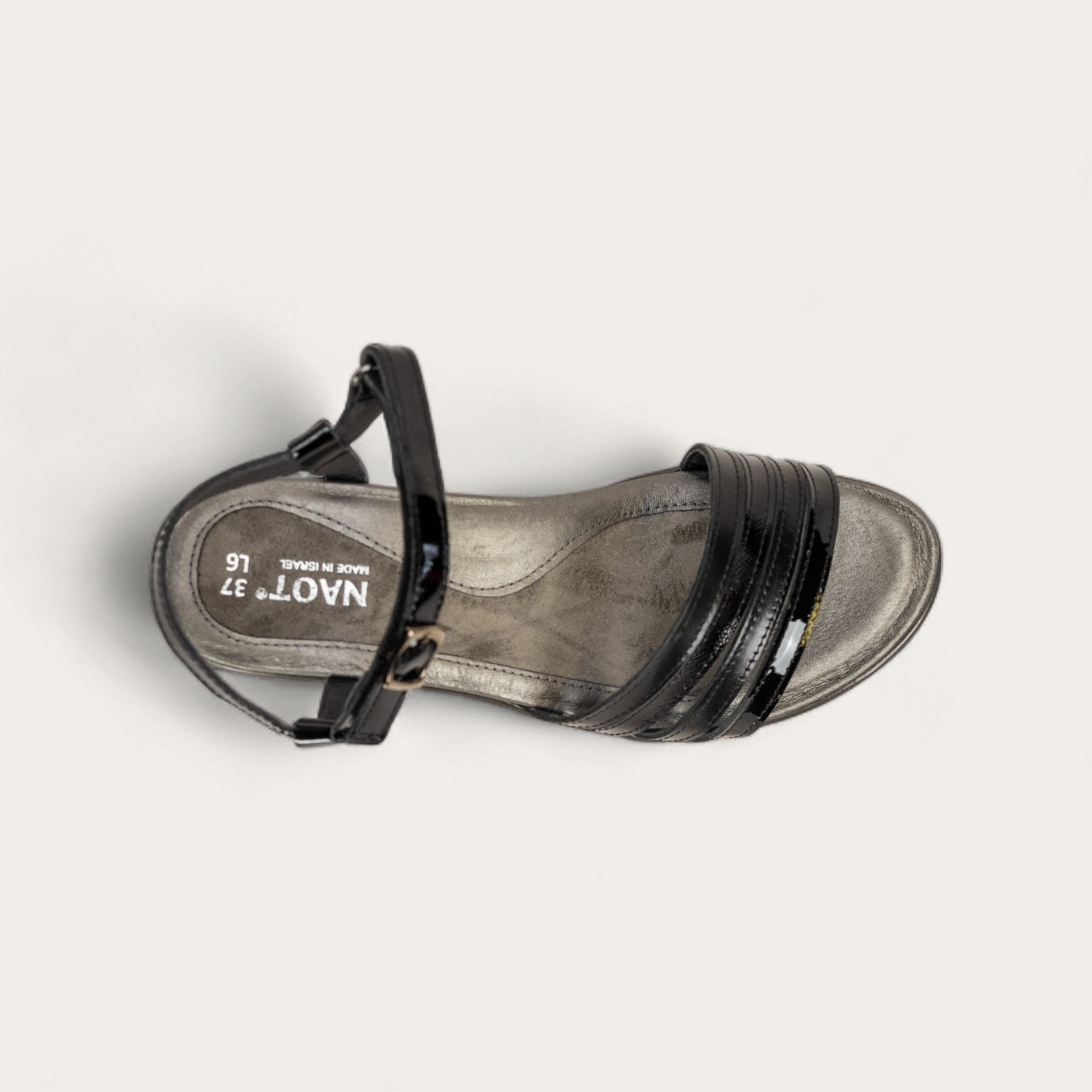 Alternate angle from the official product gallery