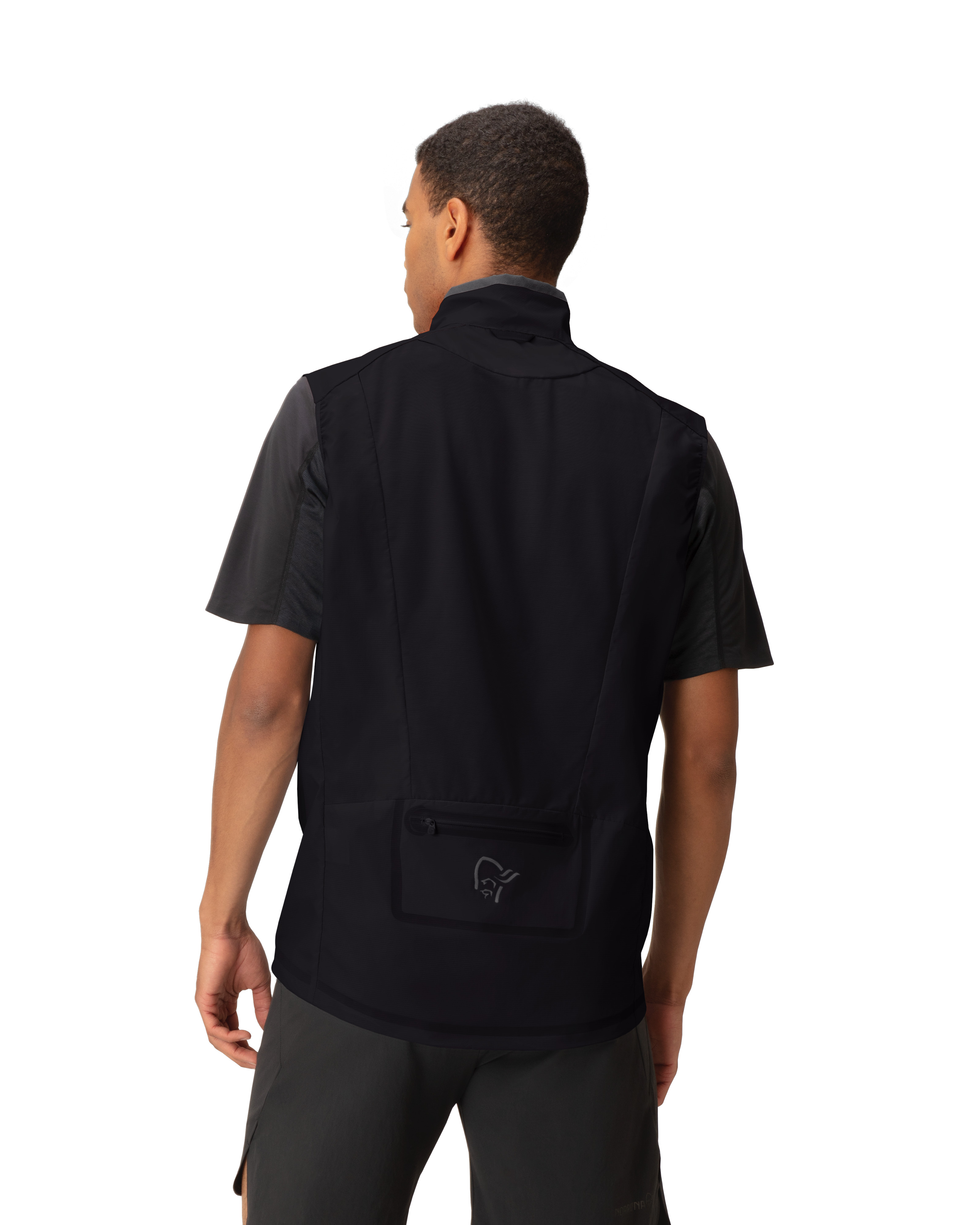 Male Model back image of senja aero90 Vest Caviar Black