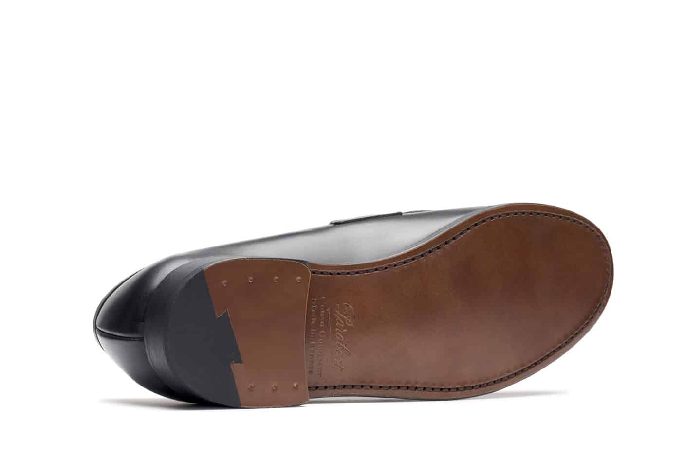 Outsole detail with the leather sole.