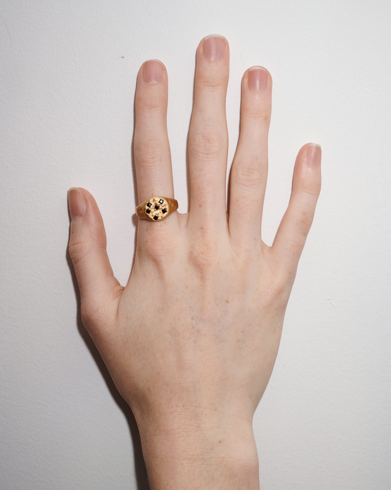 Signet ring detail