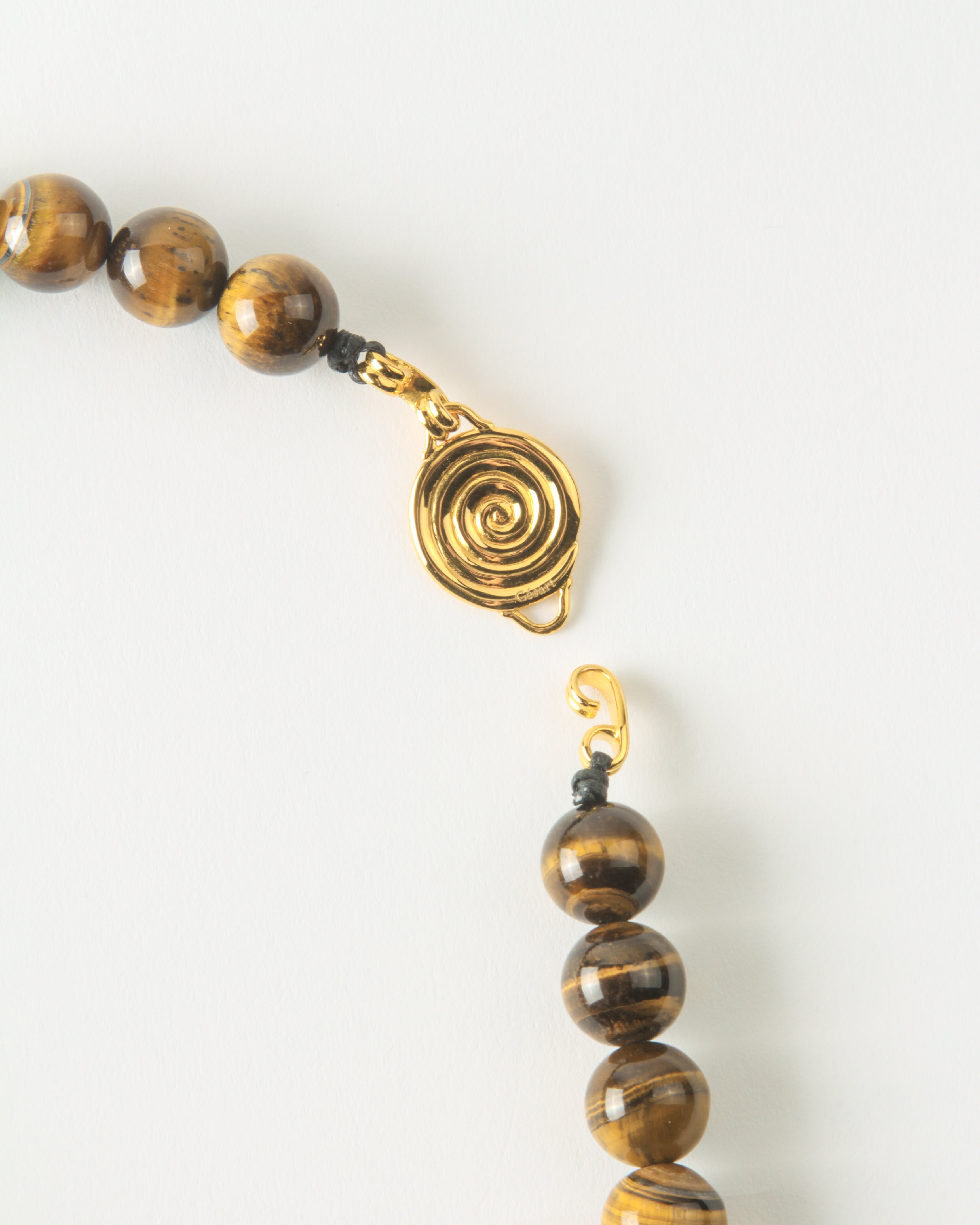clasp detail