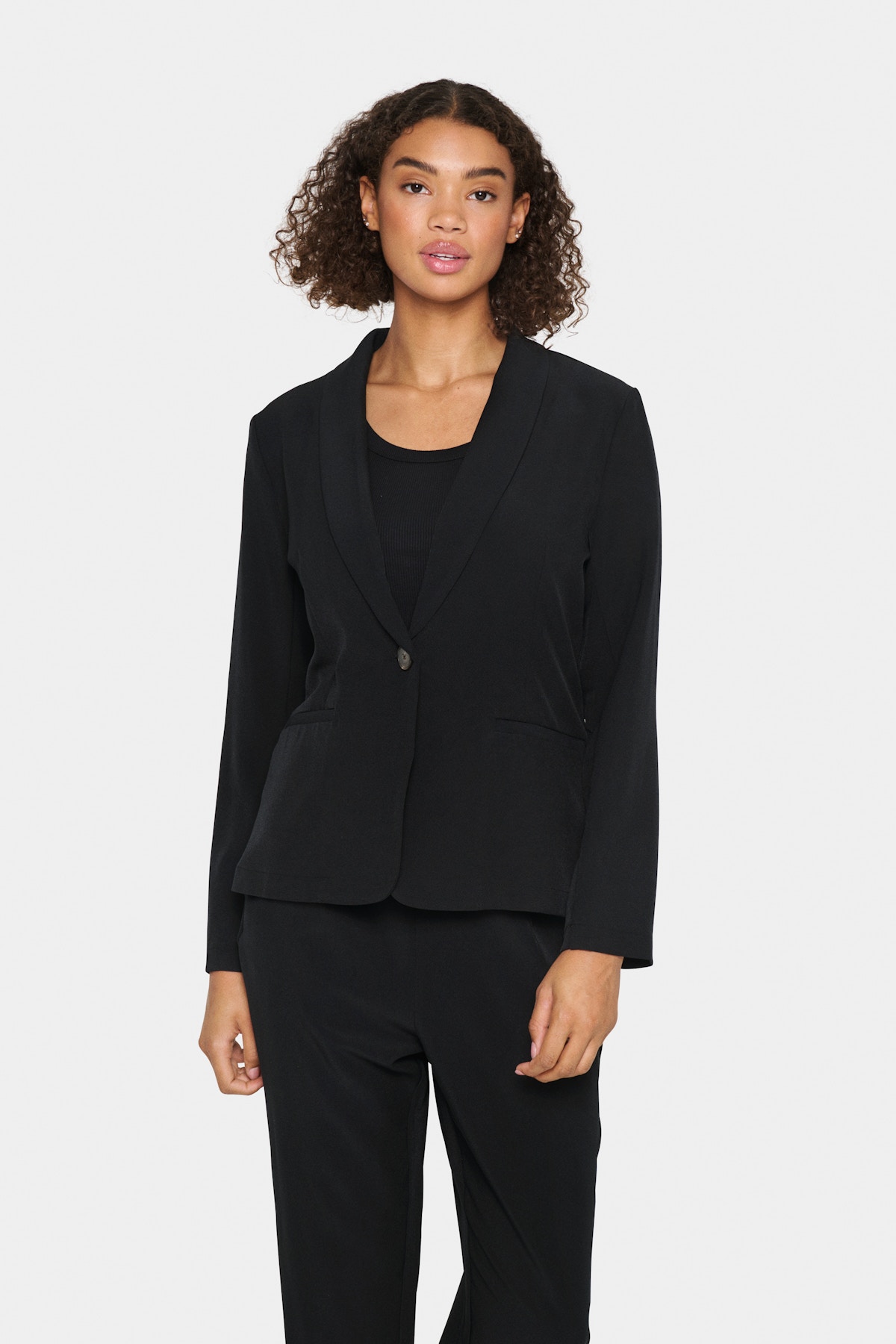 LOOKBOOK FRONT 30513196-193911