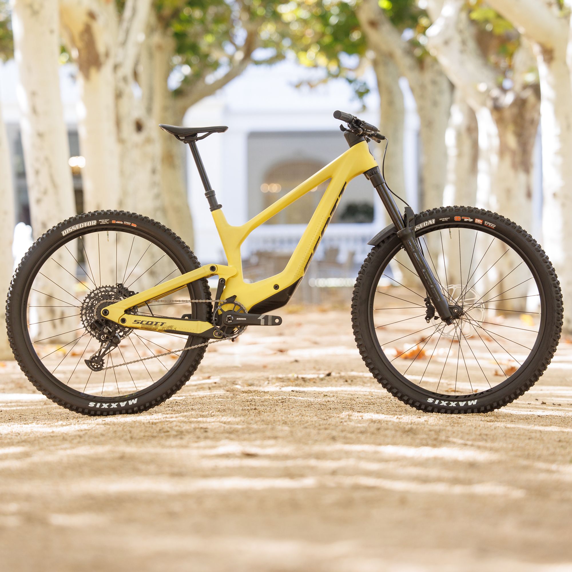 Yellow lifestyle shot showing enduro proportion