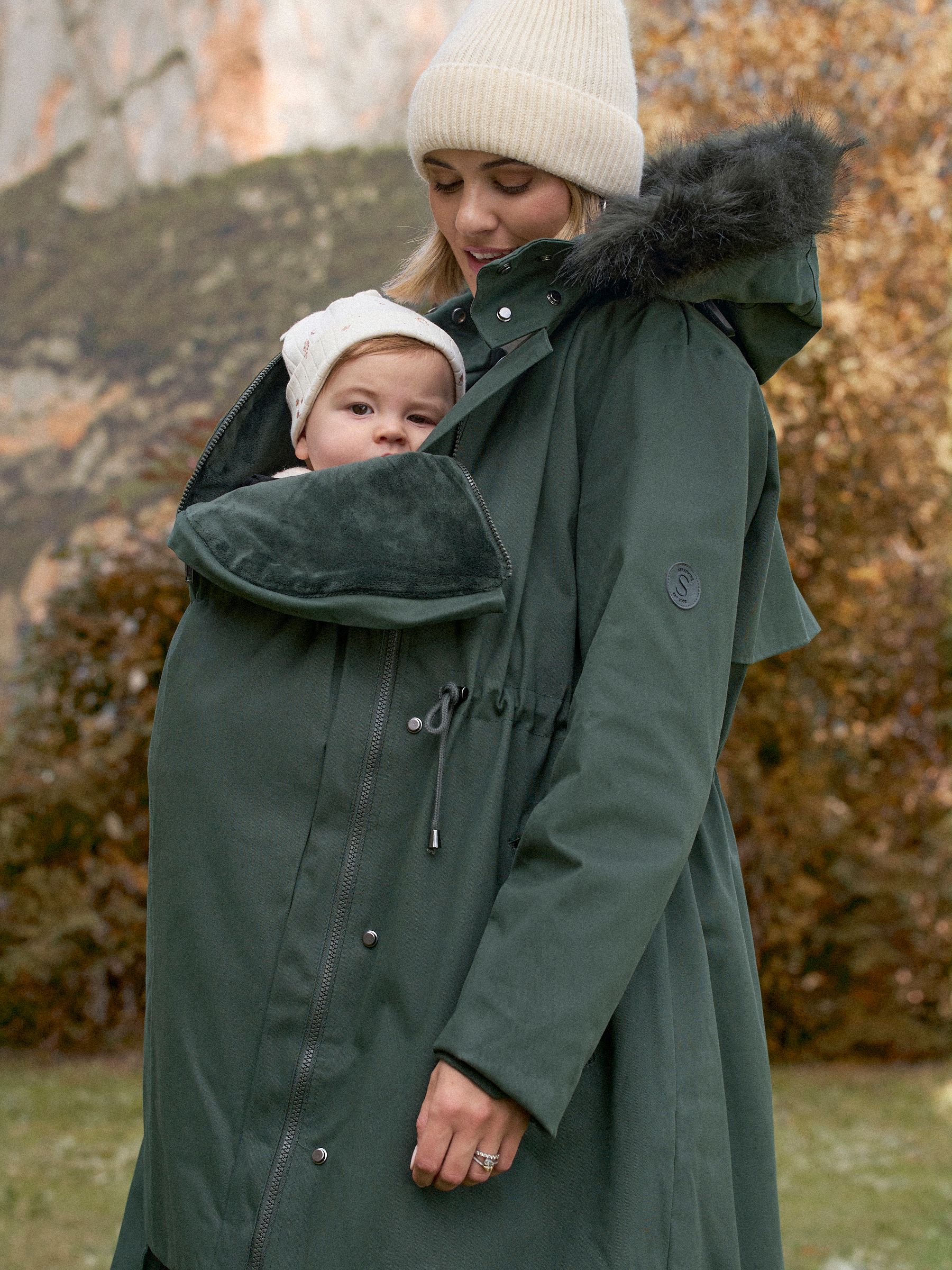 Close view with babywearing panel