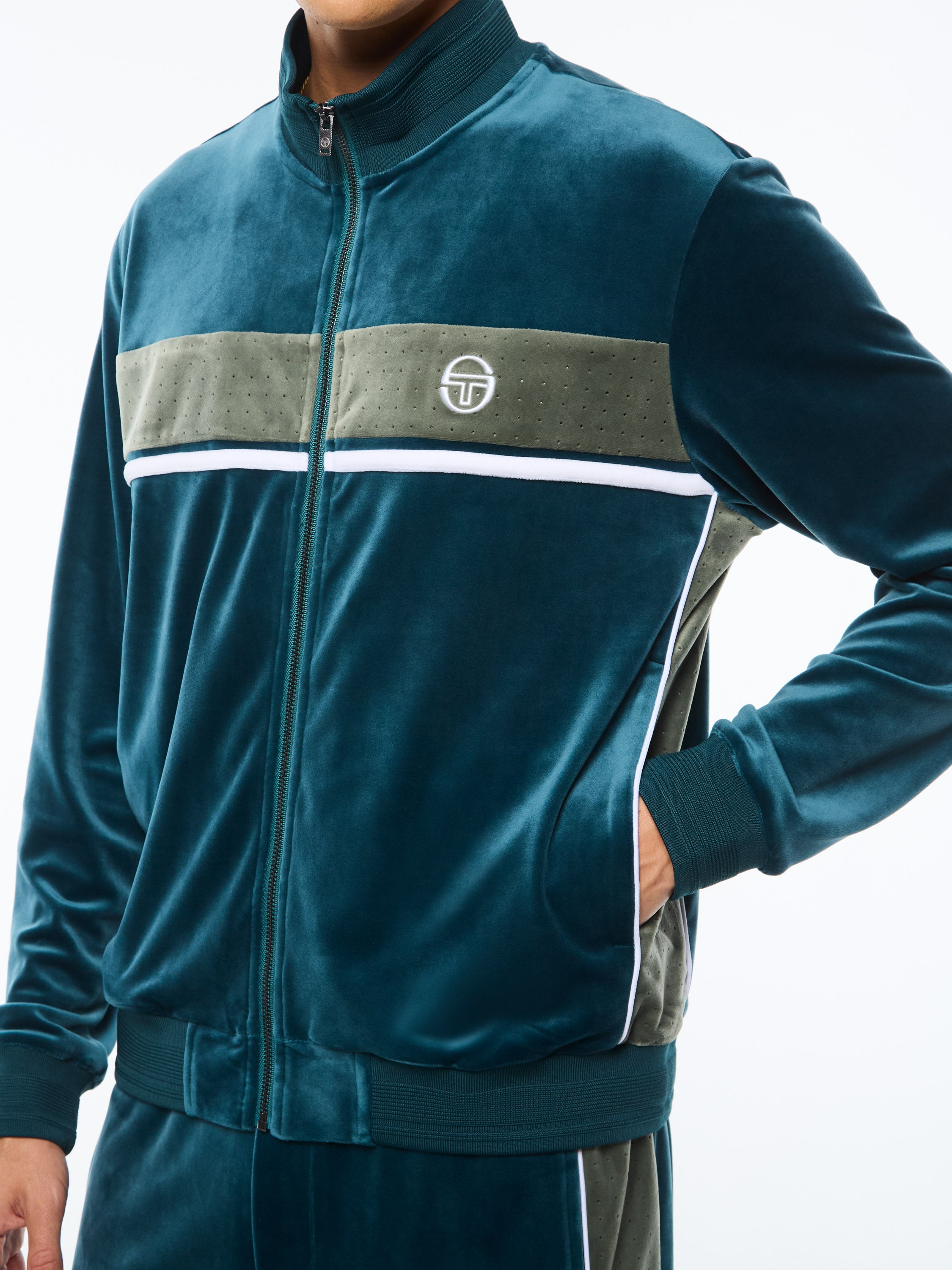 zip detail