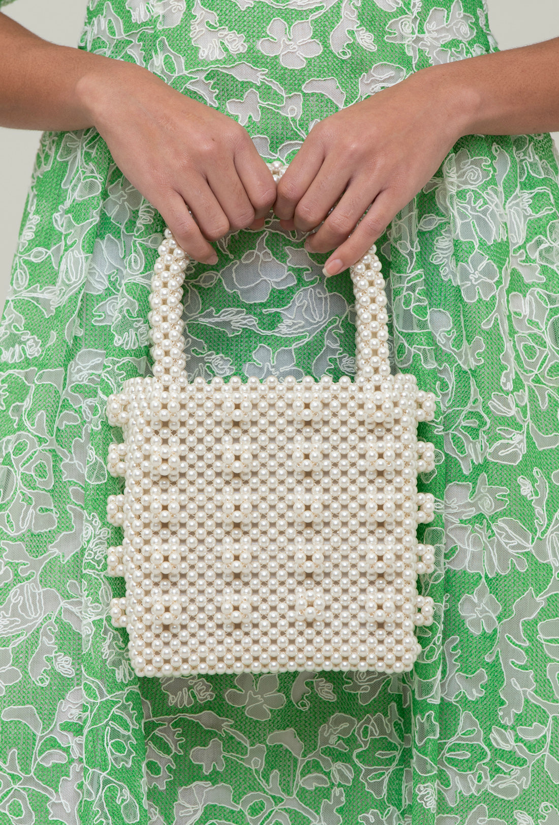 Close hand carry showing the pearl grid