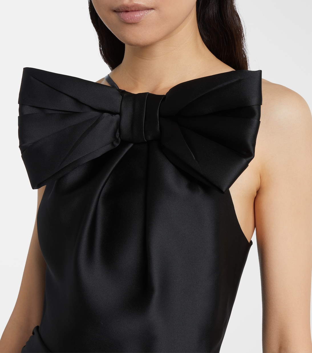neck bow close-up