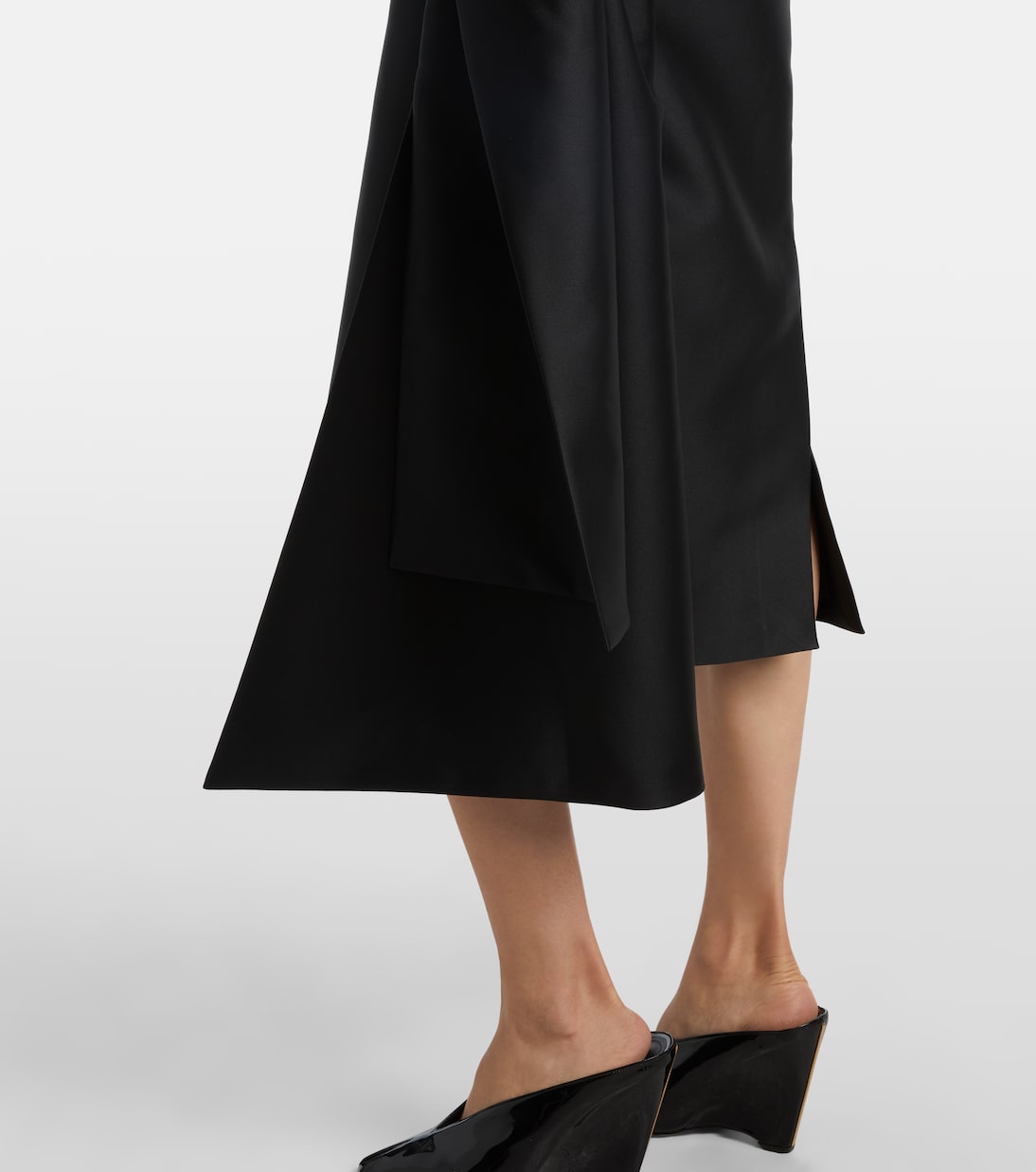 hem and vent detail