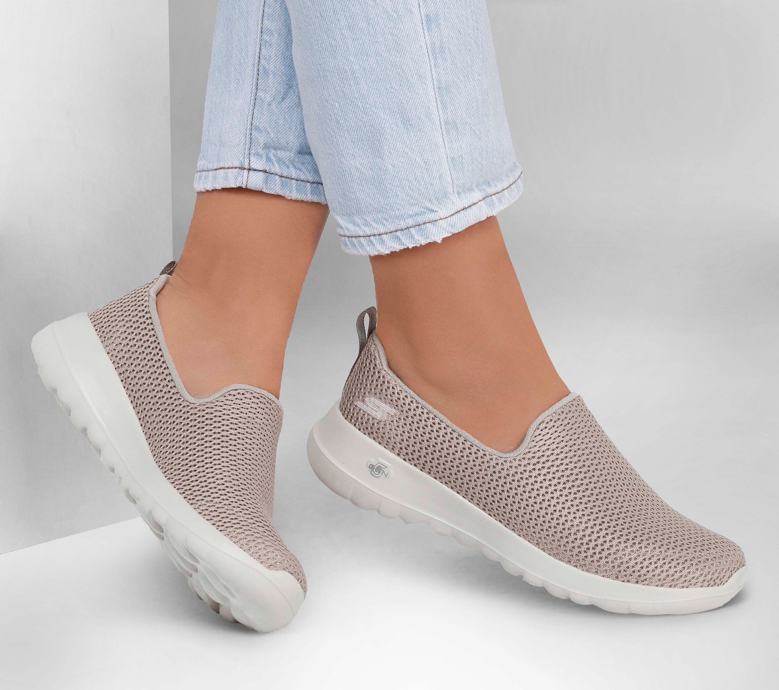on-foot or alternate view