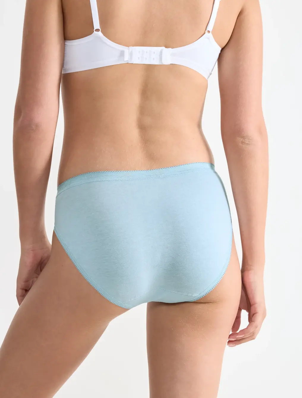 Rear view showing smooth everyday coverage
