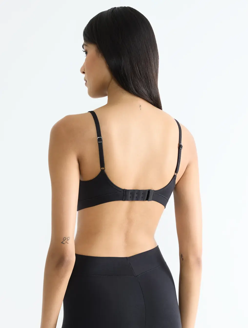 Back view with crossover strap detail