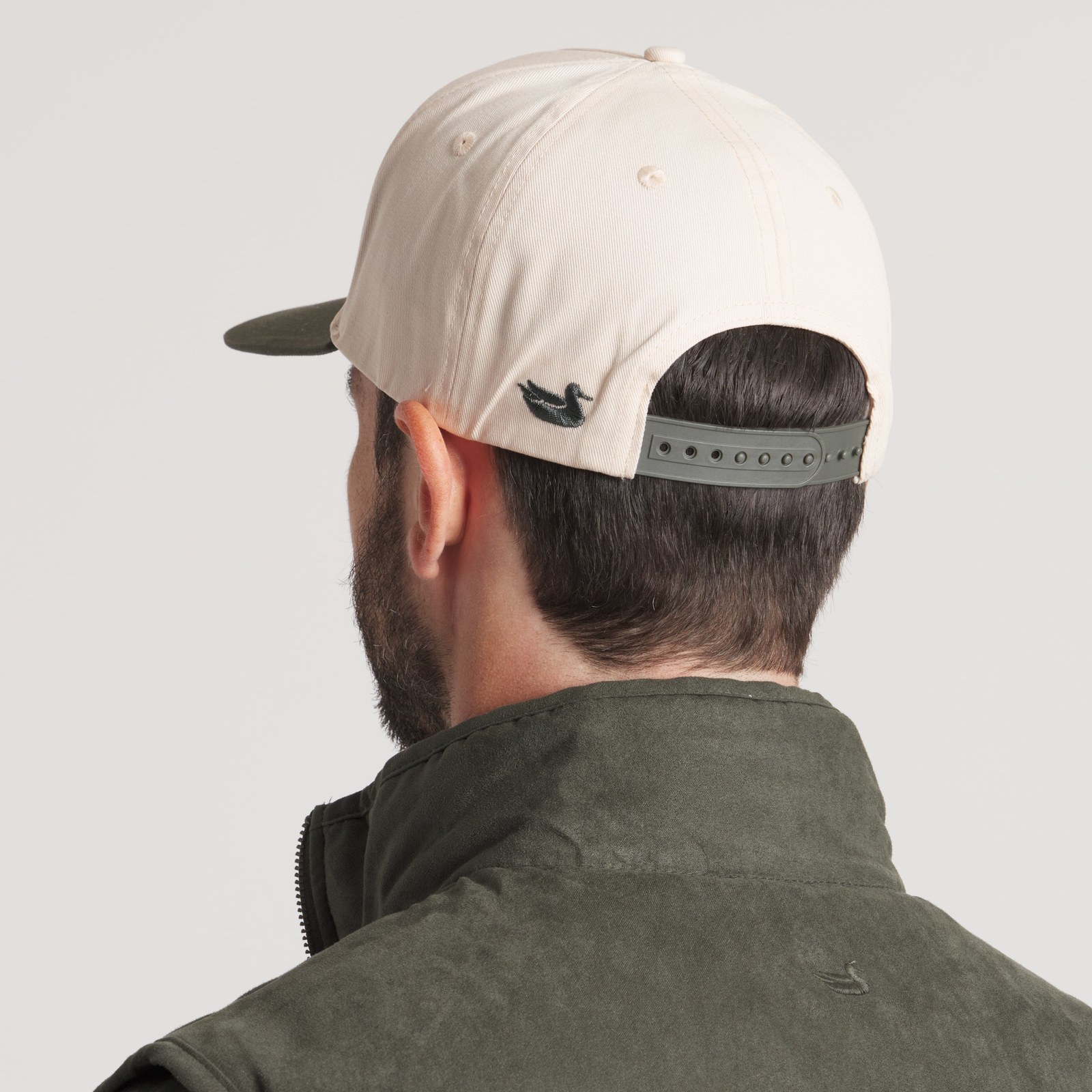 Back snap closure view
