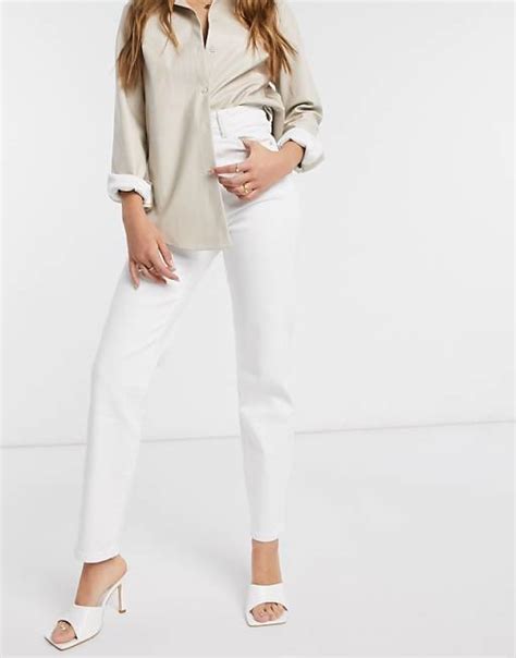 Mom jean with stretch in white