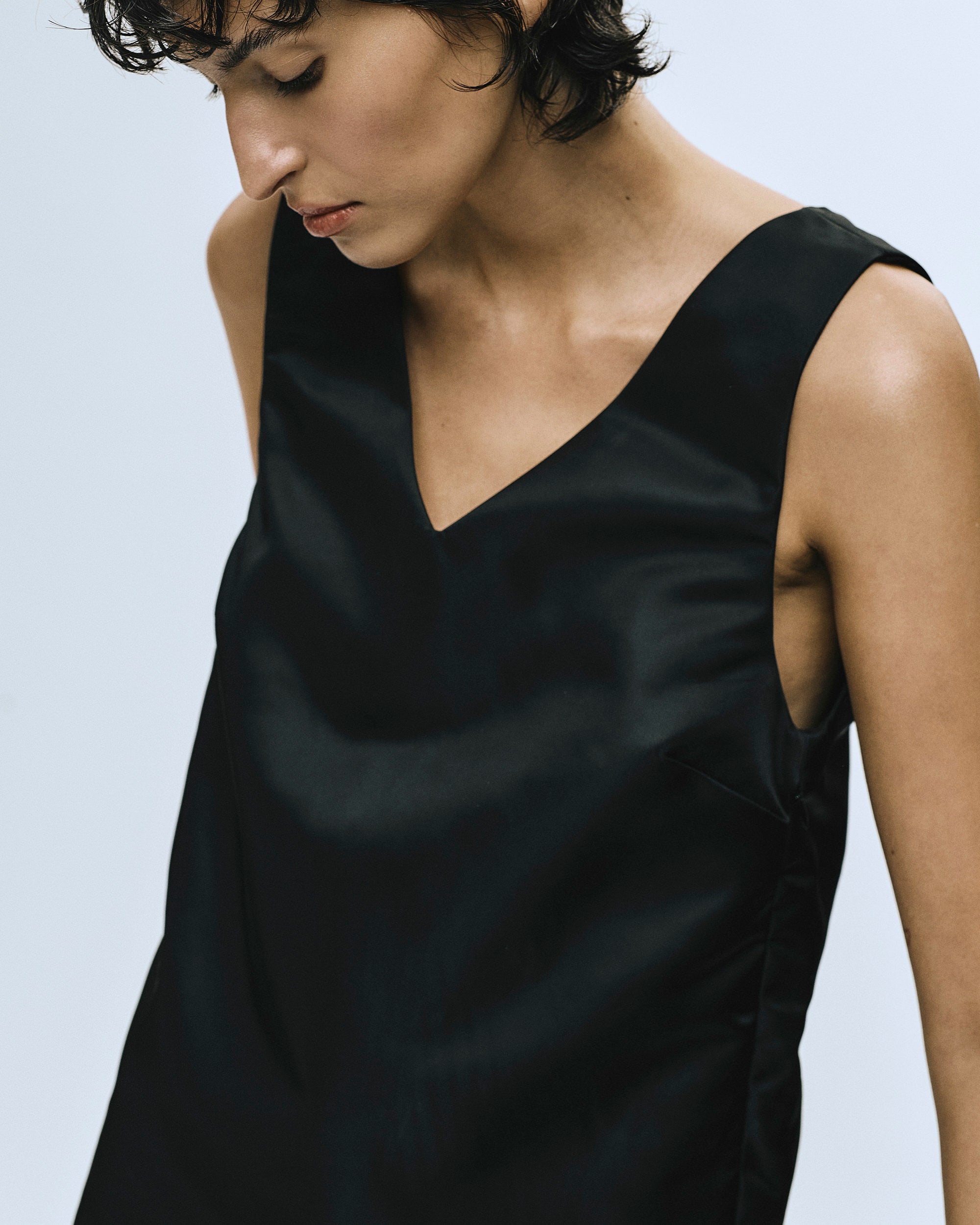 neckline closeup
