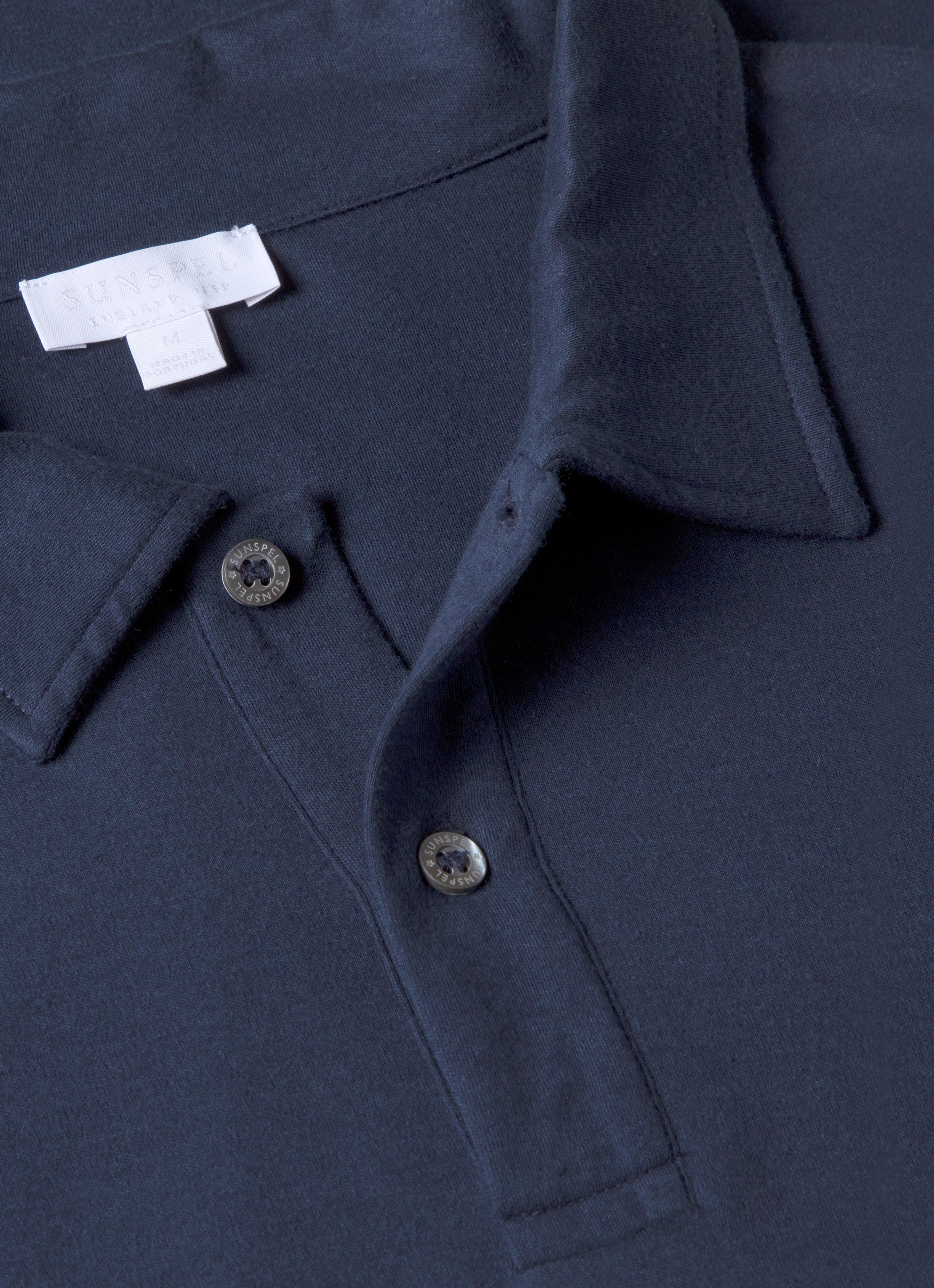 Collar and label detail