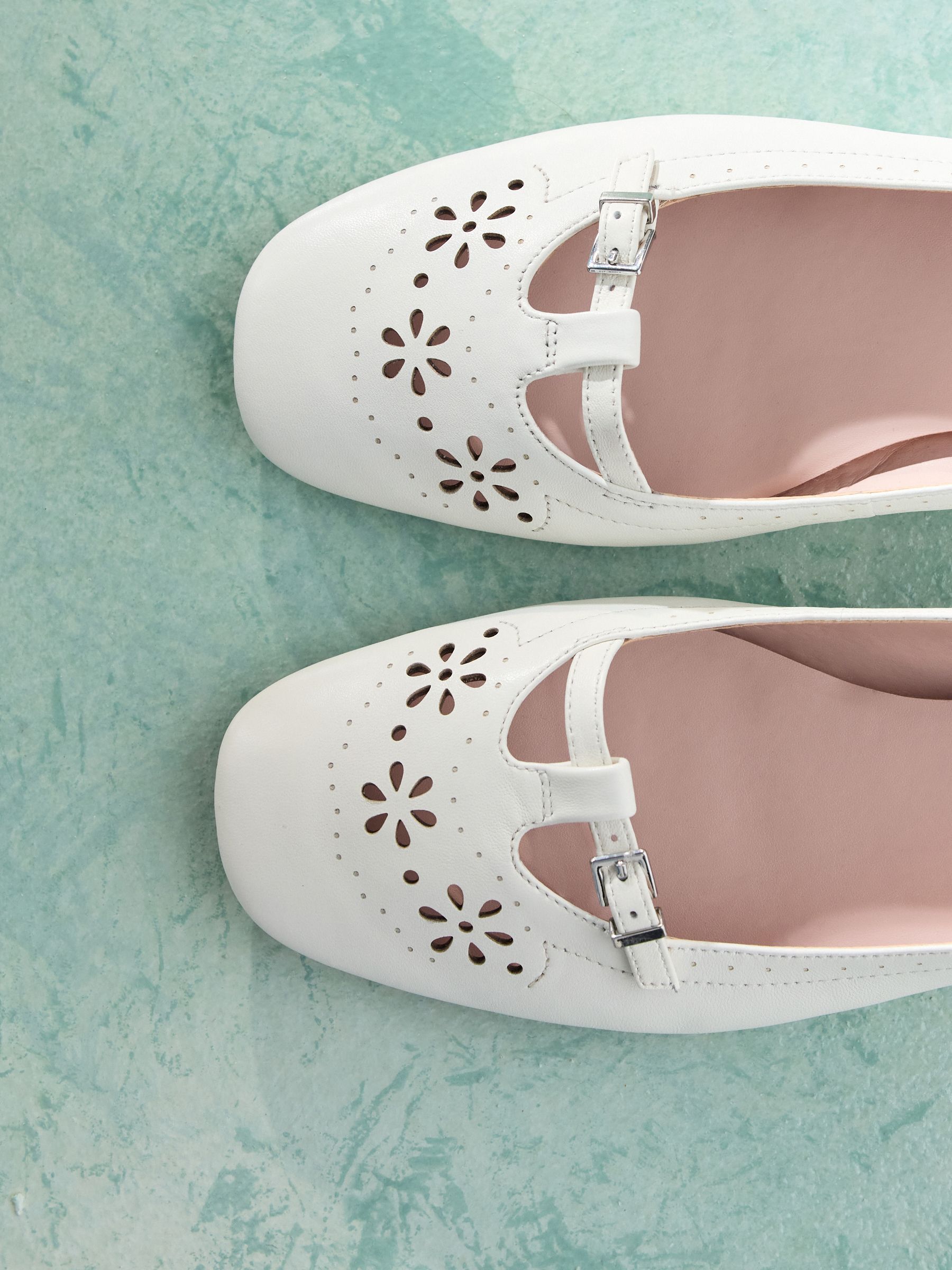 cutwork upper detail