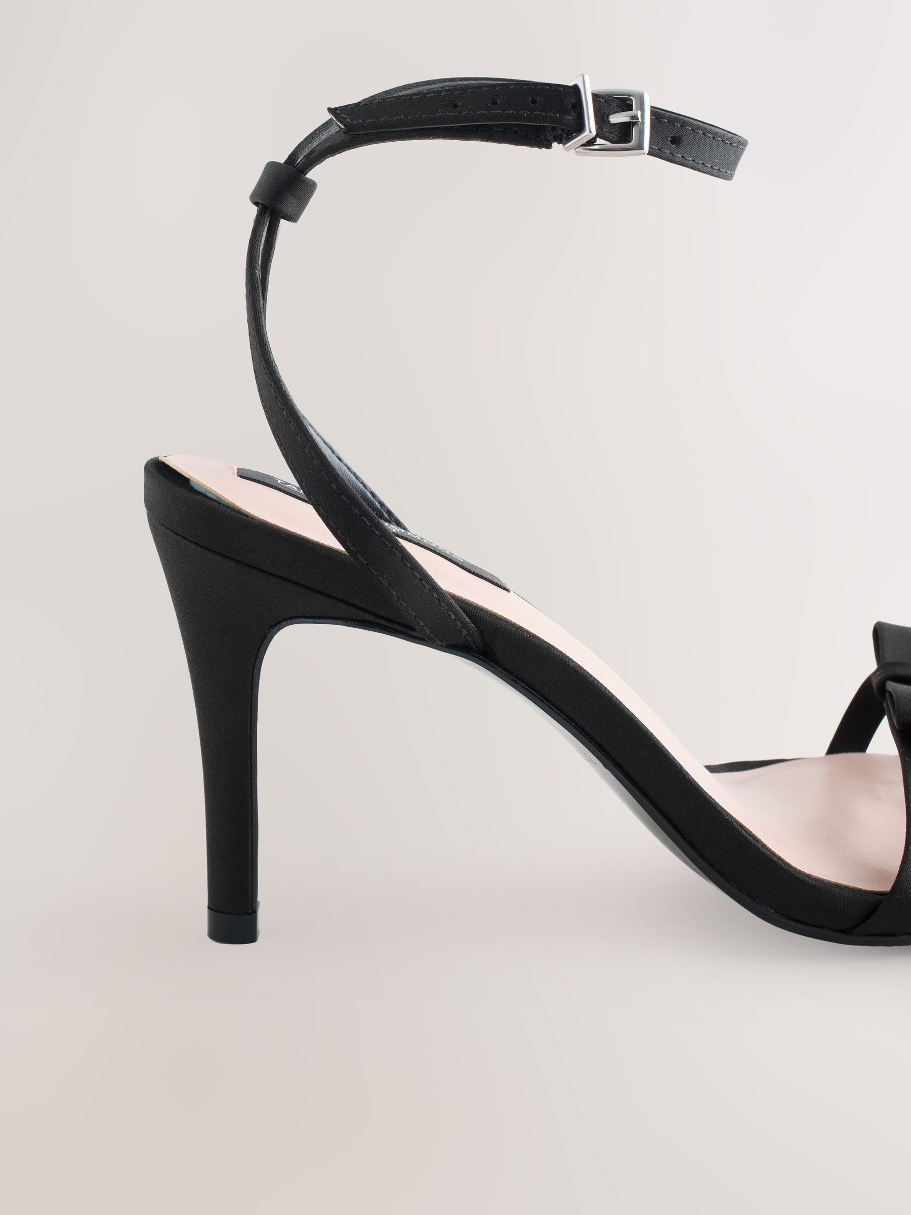 side heel view