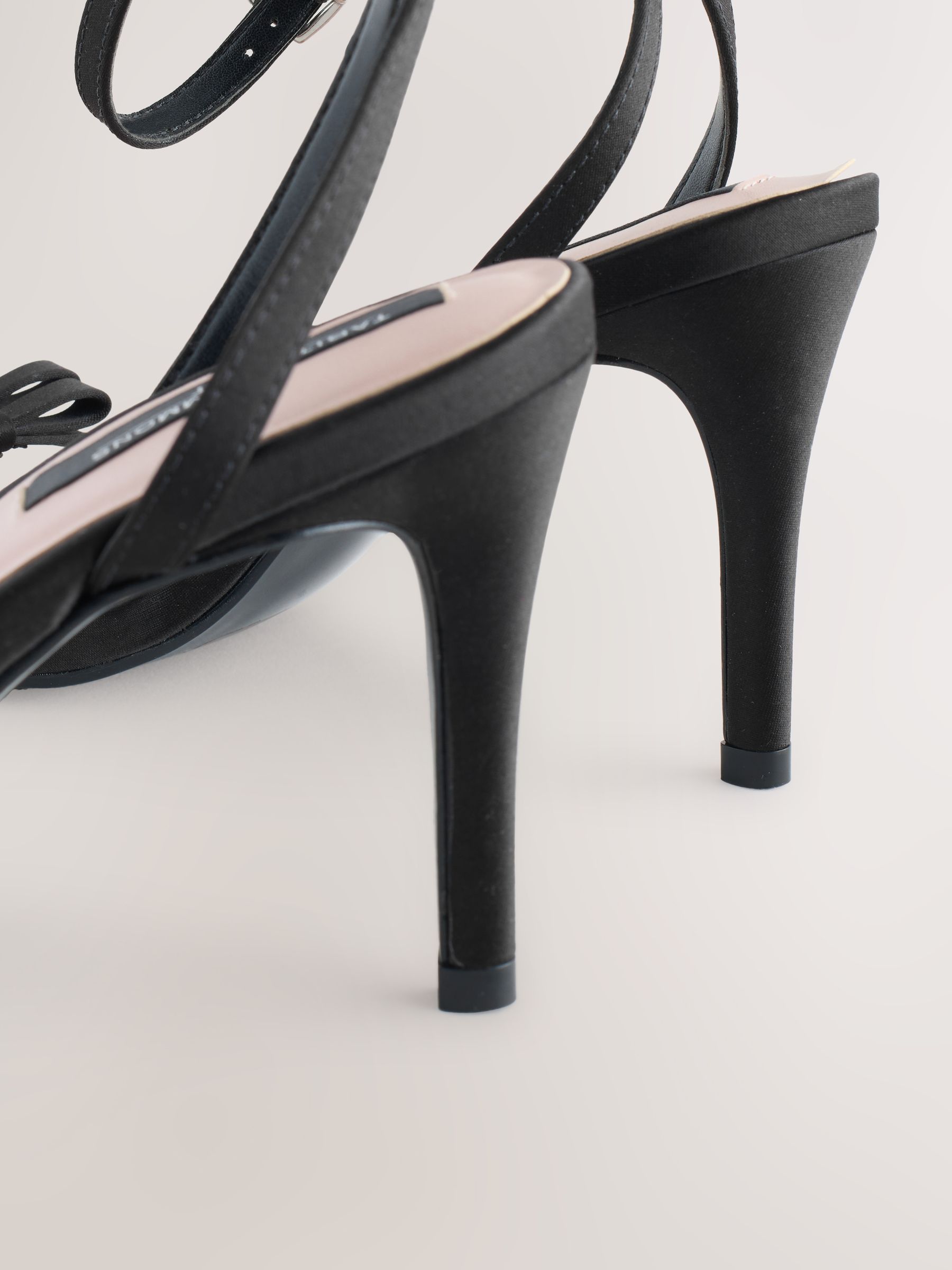 heel detail