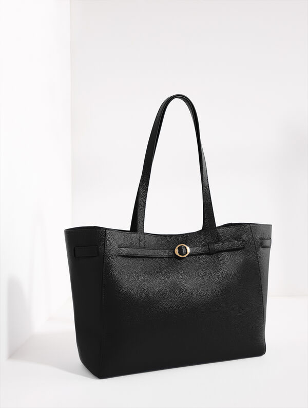 black tote option
