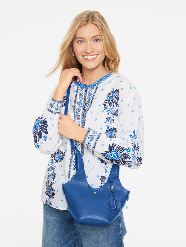 neutral crossbody view
