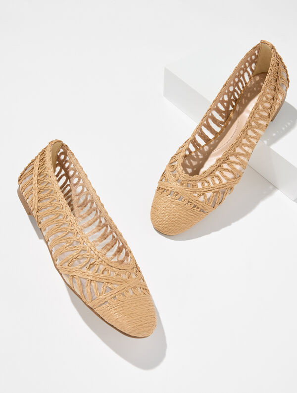 natural raffia flat