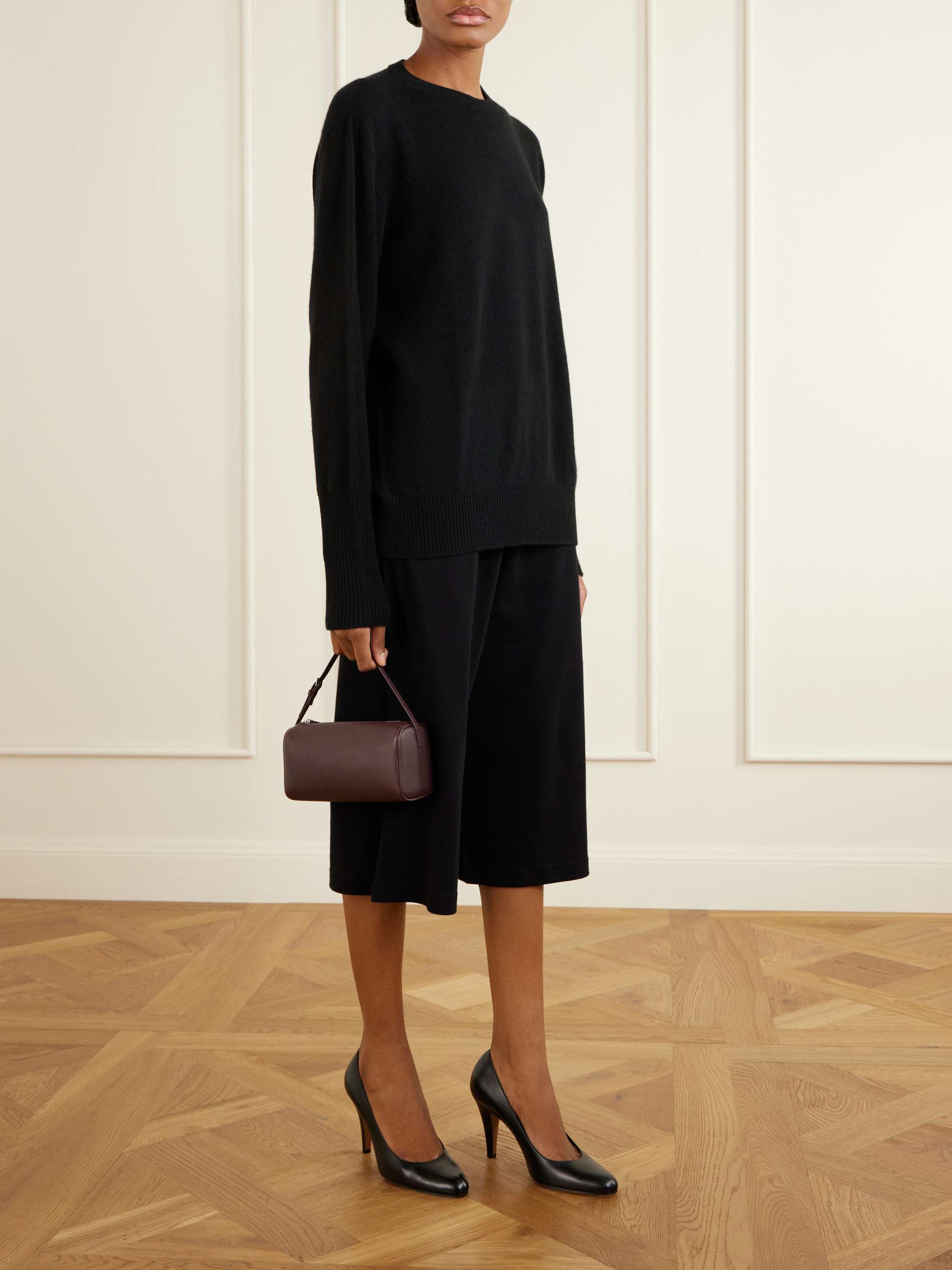 Front view of the clean, rounded silhouette
